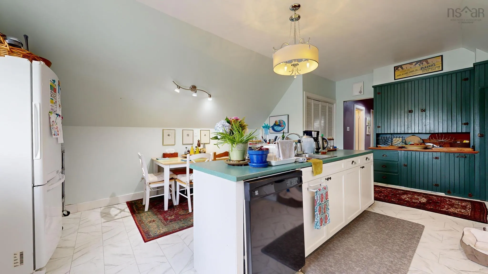 16 John Street, Shelburne, NS B0T 1W0, 4 Bedrooms Bedrooms, ,2 BathroomsBathrooms,Residential,For Sale,John,202420124