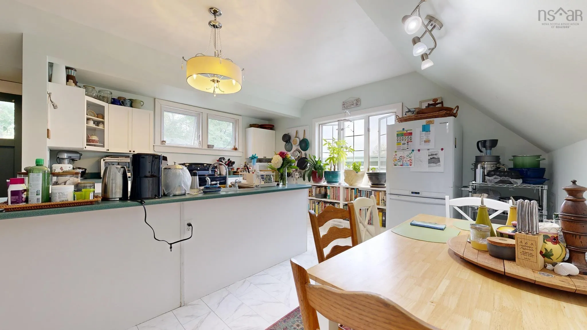 16 John Street, Shelburne, NS B0T 1W0, 4 Bedrooms Bedrooms, ,2 BathroomsBathrooms,Residential,For Sale,John,202420124