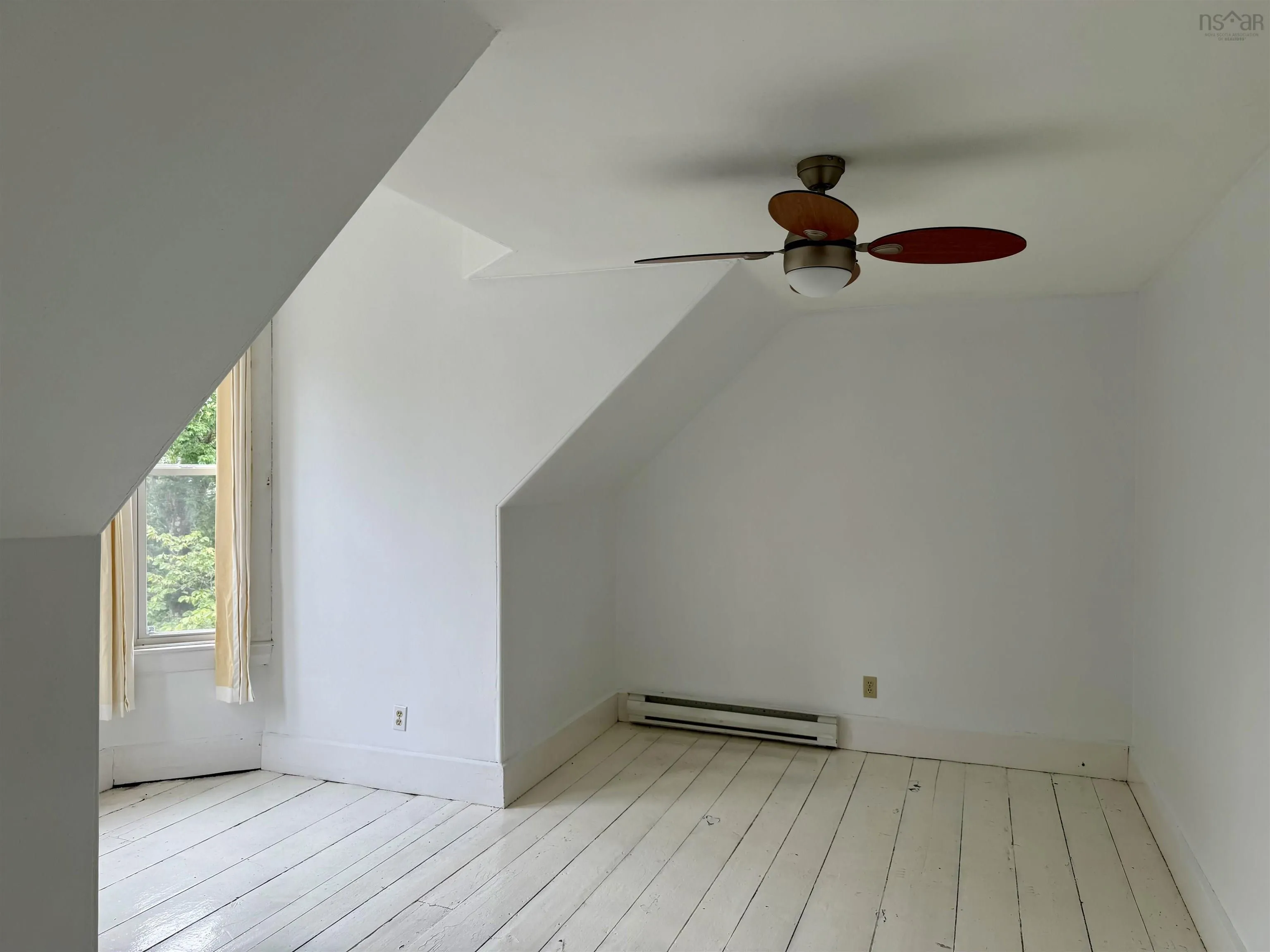 16 John Street, Shelburne, NS B0T 1W0, 4 Bedrooms Bedrooms, ,2 BathroomsBathrooms,Residential,For Sale,John,202420124