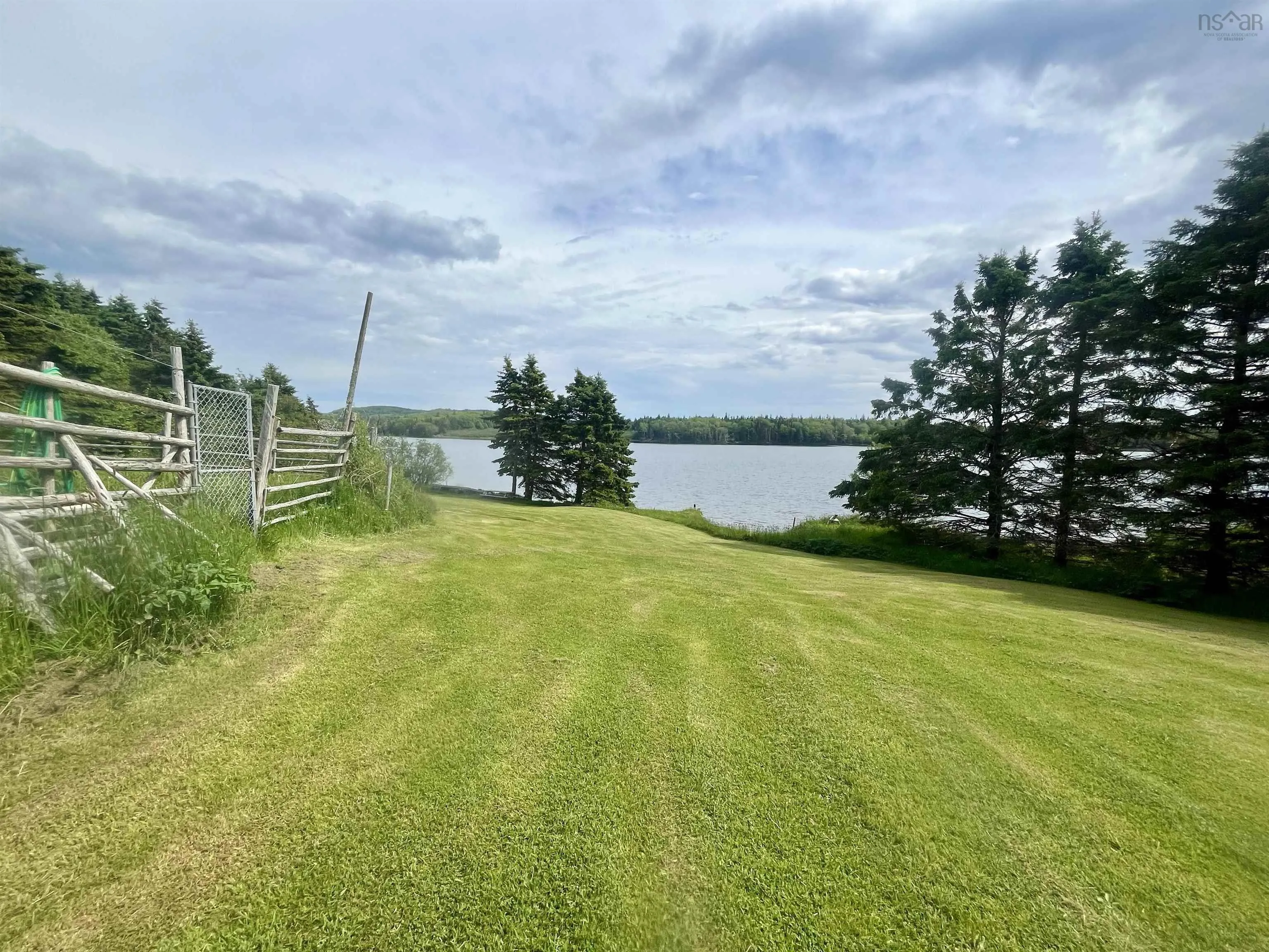 96 Landry Lane, Sampsonville Ns B0e 3b0, 3 Bedrooms Bedrooms, ,1 BathroomBathrooms,Residential,For Sale,Landry,202425904