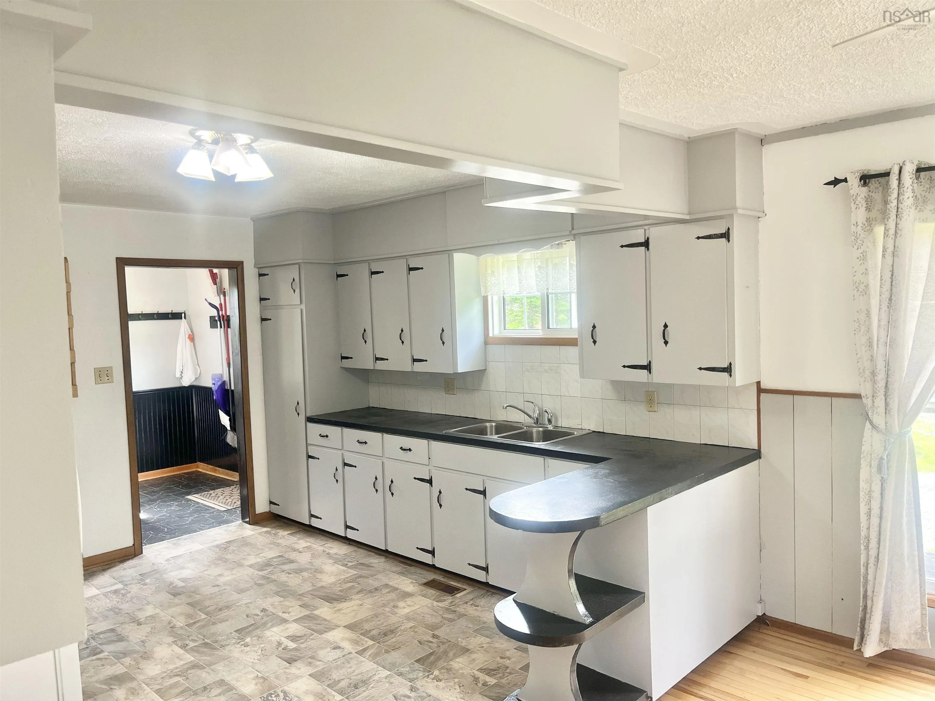 96 Landry Lane, Sampsonville Ns B0e 3b0, 3 Bedrooms Bedrooms, ,1 BathroomBathrooms,Residential,For Sale,Landry,202425904