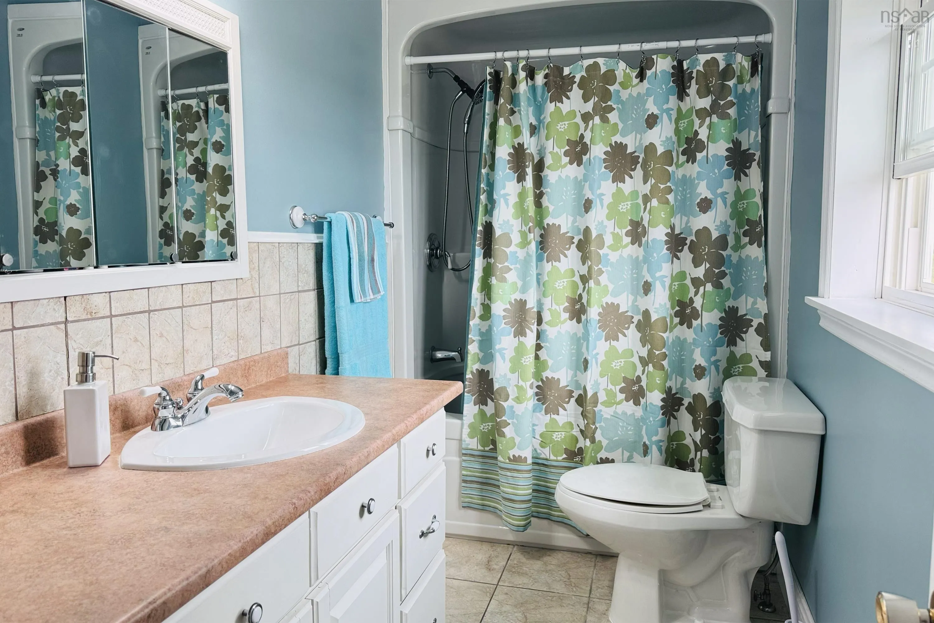 100 Spring Street, Parrsboro, NS B0M 1S0, 5 Bedrooms Bedrooms, ,2 BathroomsBathrooms,Residential,For Sale,Spring,202522976