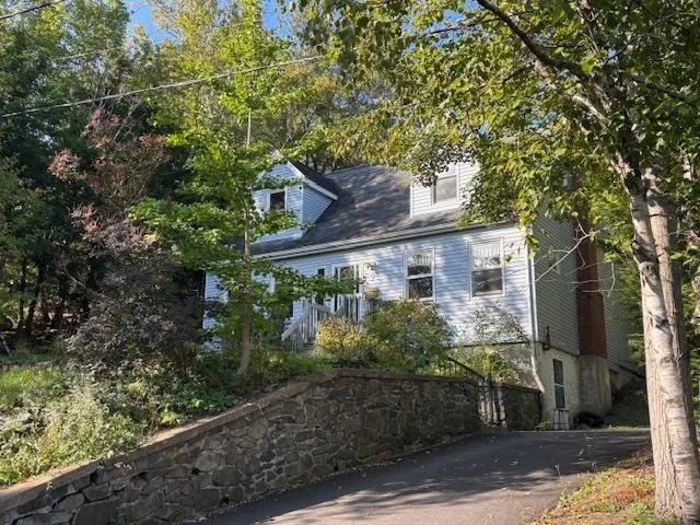 7 Millview Avenue, Bedford, NS B4A 1G6, 4 Bedrooms Bedrooms, ,2 BathroomsBathrooms,Residential,For Sale,Millview,202523902