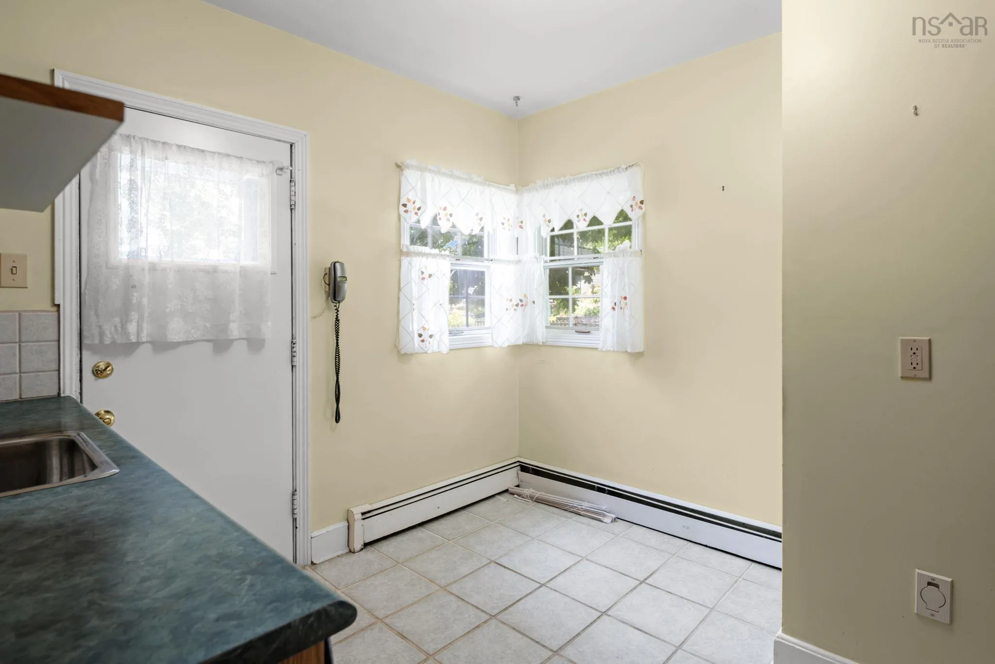 44 Fenwood Road, Halifax, NS B3N 1G8, 4 Bedrooms Bedrooms, ,2 BathroomsBathrooms,Residential,For Sale,Fenwood,202518039