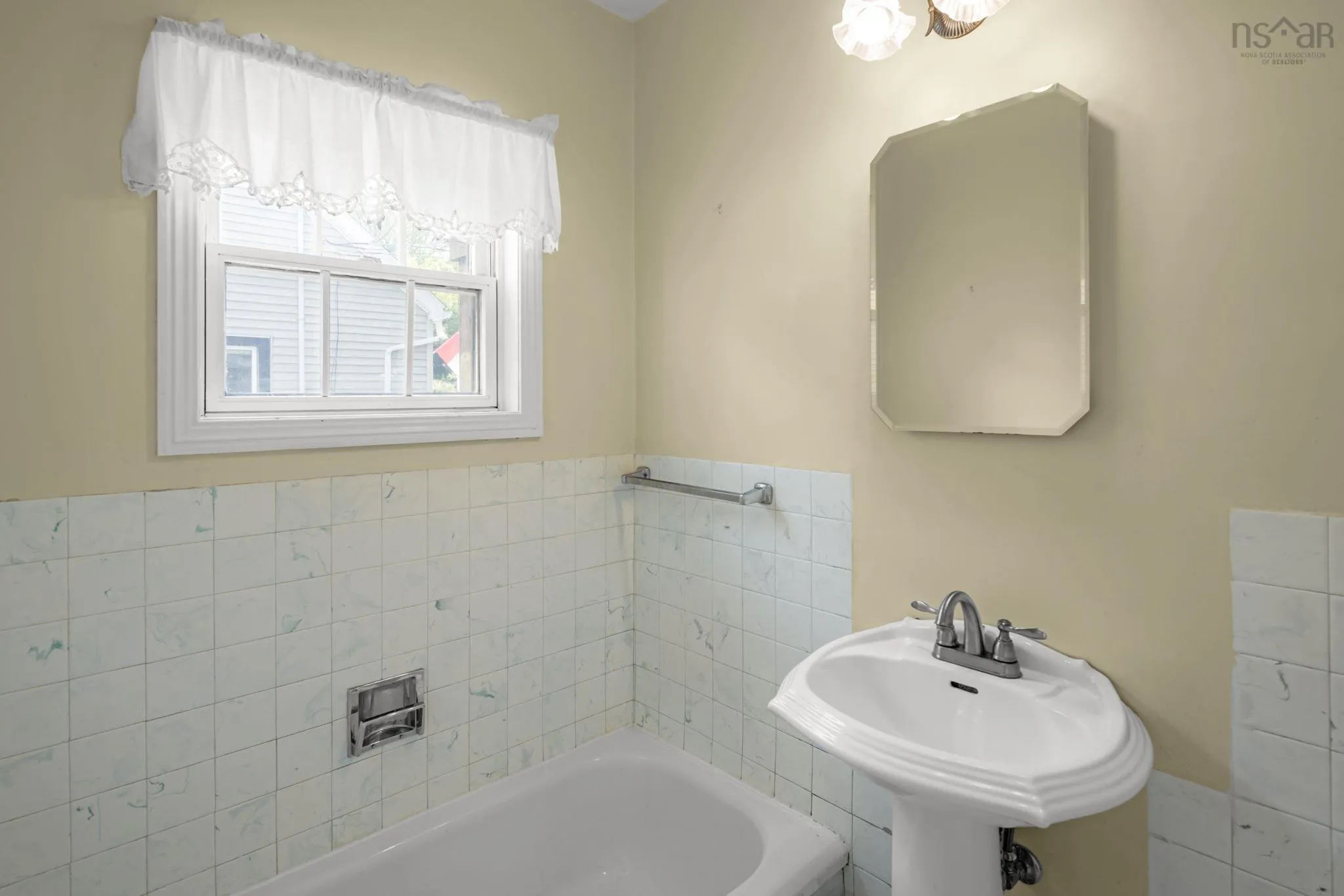 44 Fenwood Road, Halifax, NS B3N 1G8, 4 Bedrooms Bedrooms, ,2 BathroomsBathrooms,Residential,For Sale,Fenwood,202518039