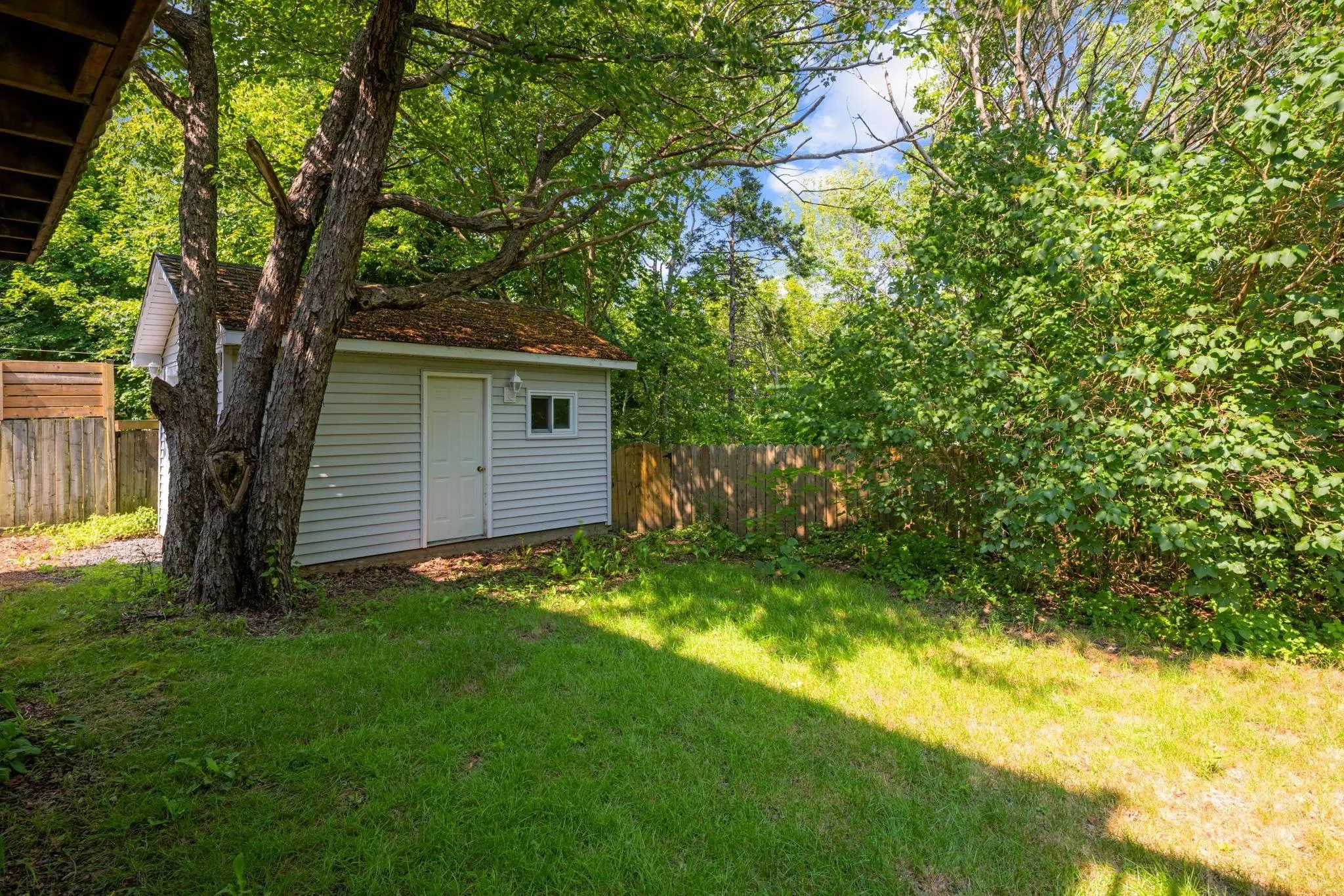 44 Fenwood Road, Halifax, NS B3N 1G8, 4 Bedrooms Bedrooms, ,2 BathroomsBathrooms,Residential,For Sale,Fenwood,202518039