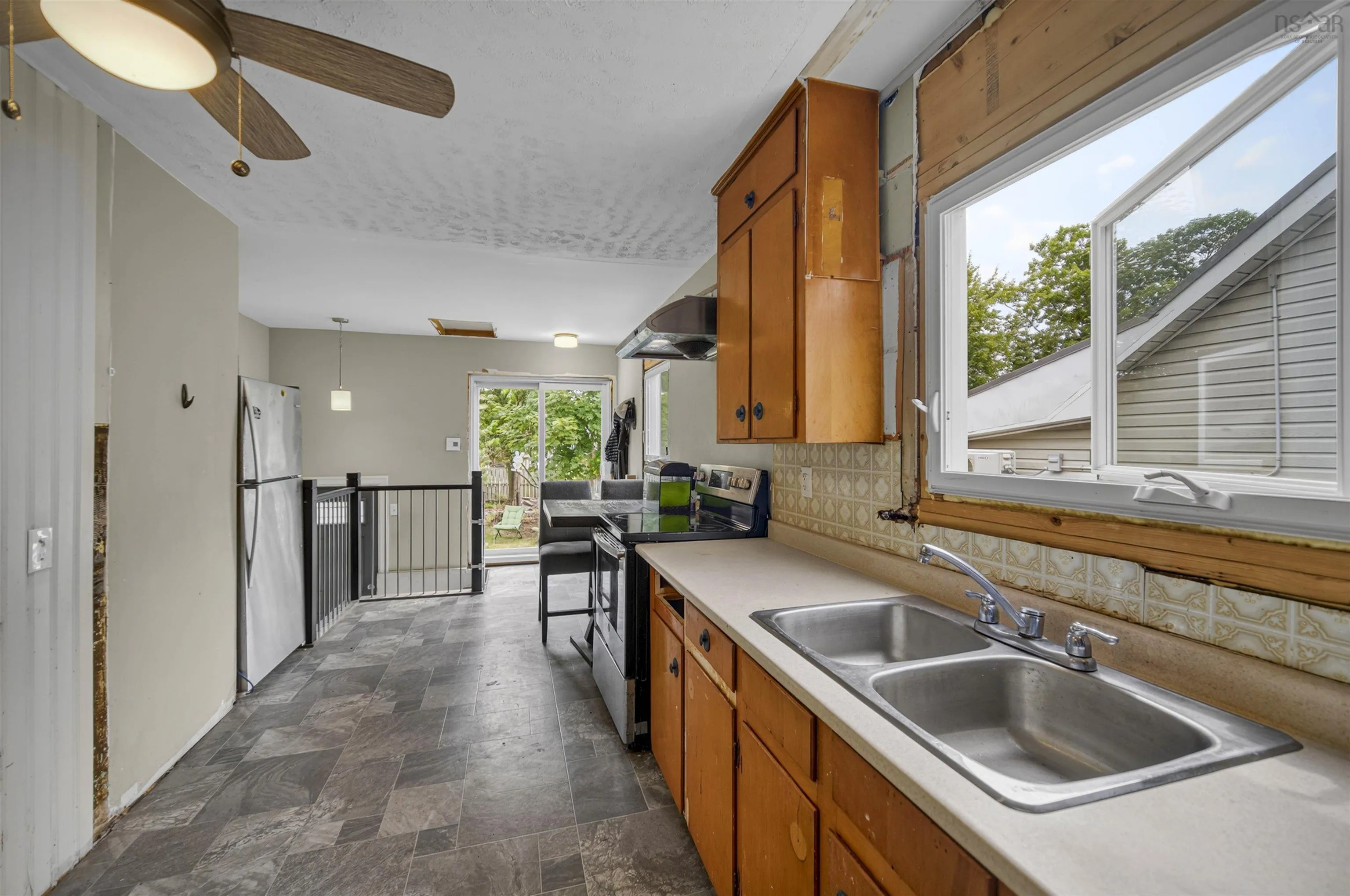 72 Albro Lake Road, Dartmouth, NS B3Y 3Y3, 2 Bedrooms Bedrooms, ,1 BathroomBathrooms,Residential,For Sale,Albro Lake,202521945