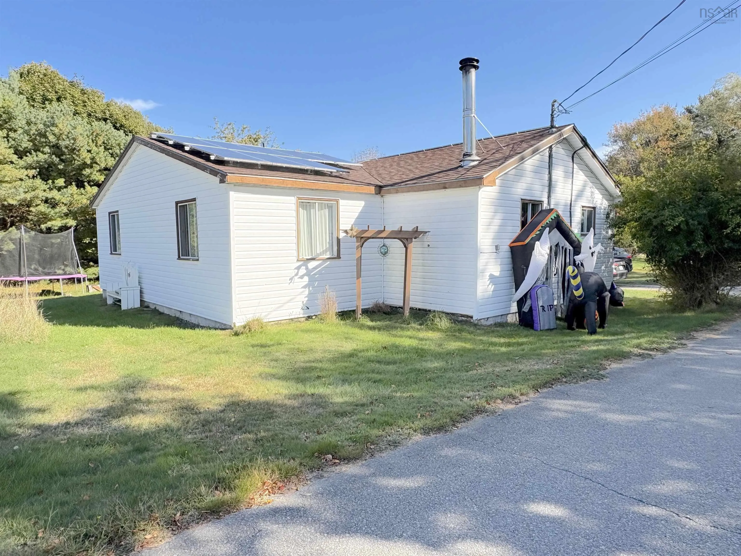 186 Parr Street, Shelburne, NS B0T 1W0, 3 Bedrooms Bedrooms, ,1 BathroomBathrooms,Residential,For Sale,Parr,202525481