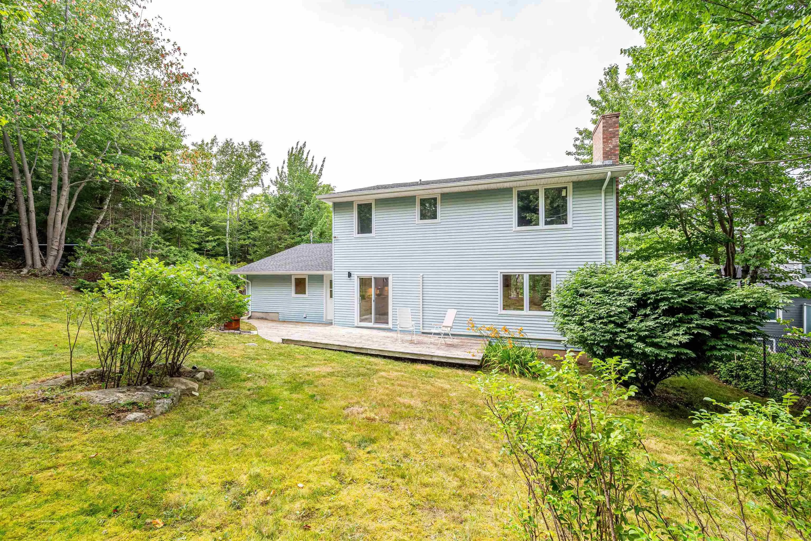 26 Millview Avenue, Bedford, NS B4A 1G7, 4 Bedrooms Bedrooms, ,3 BathroomsBathrooms,Residential,For Sale,Millview,202518585
