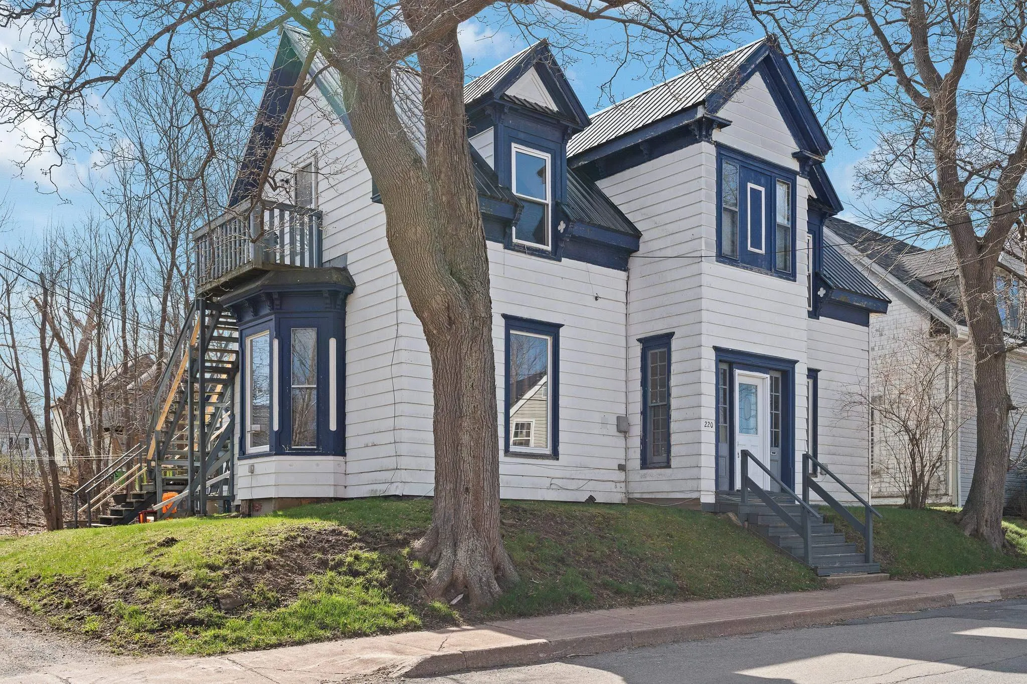 220 James Street, New Glasgow Ns B2h 2z1, 3 Bedrooms Bedrooms, ,Residential Income,For Sale,James,202510039