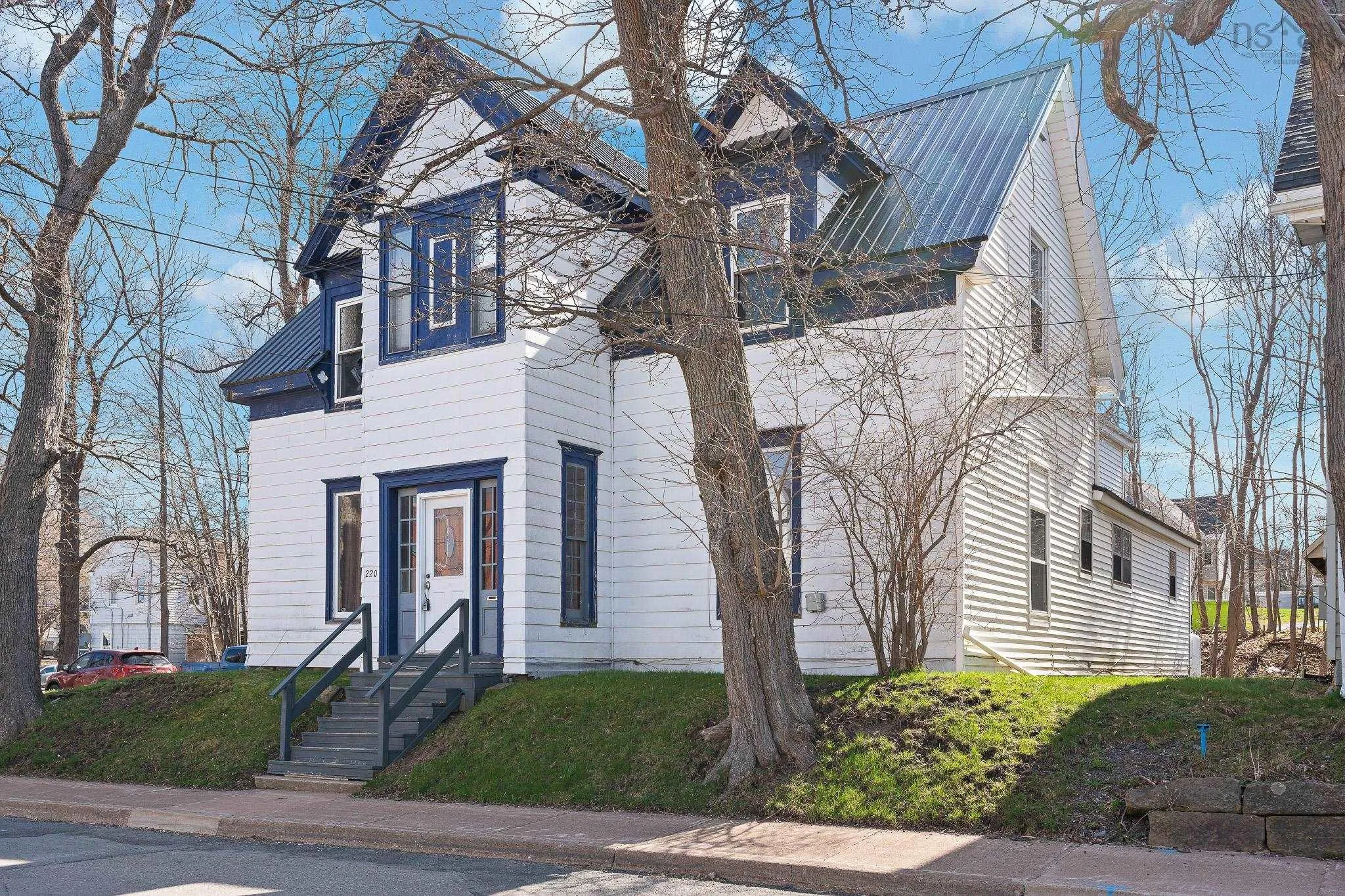 220 James Street, New Glasgow Ns B2h 2z1, 3 Bedrooms Bedrooms, ,Residential Income,For Sale,James,202510039