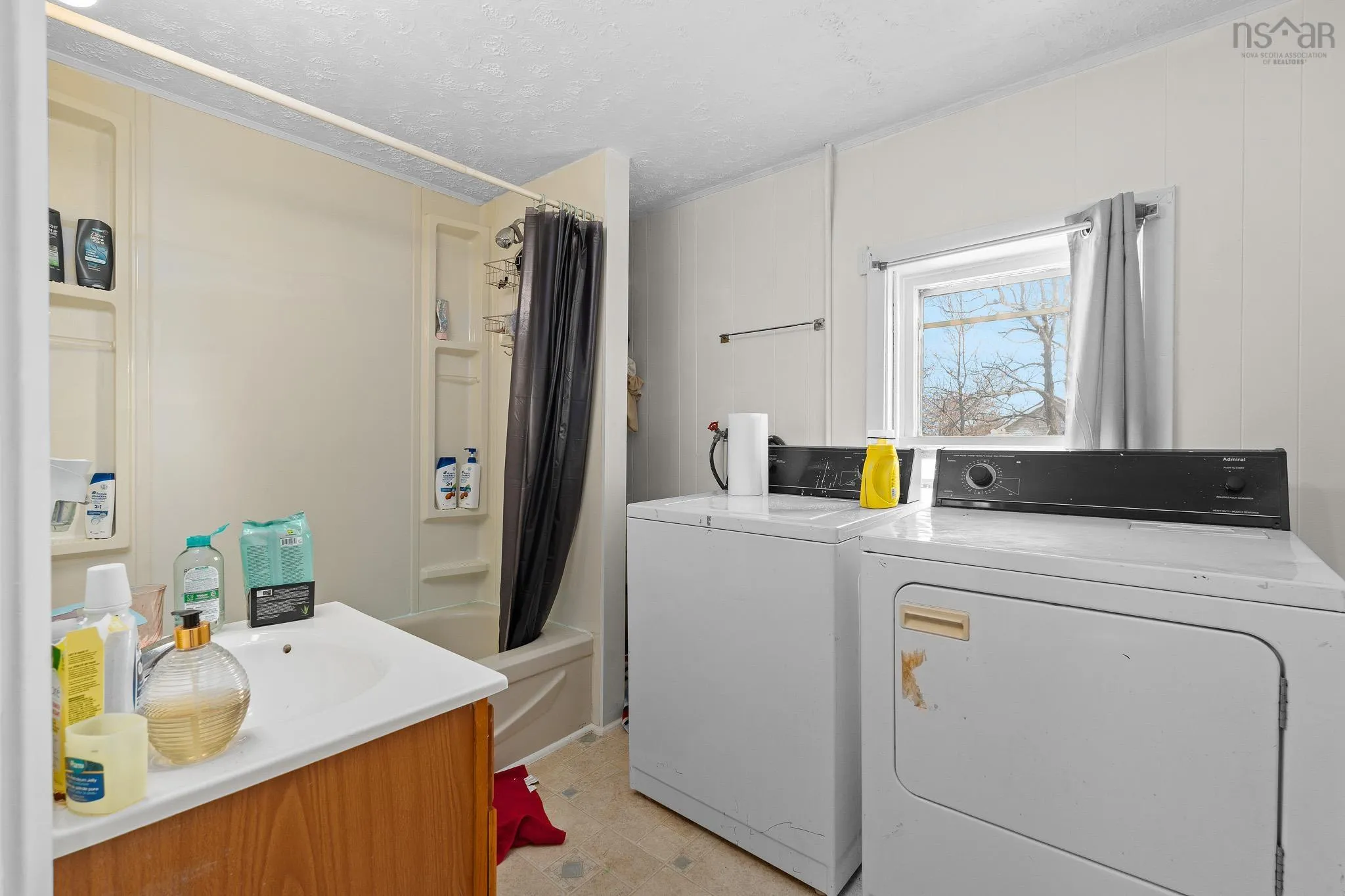 220 James Street, New Glasgow Ns B2h 2z1, 3 Bedrooms Bedrooms, ,Residential Income,For Sale,James,202510039