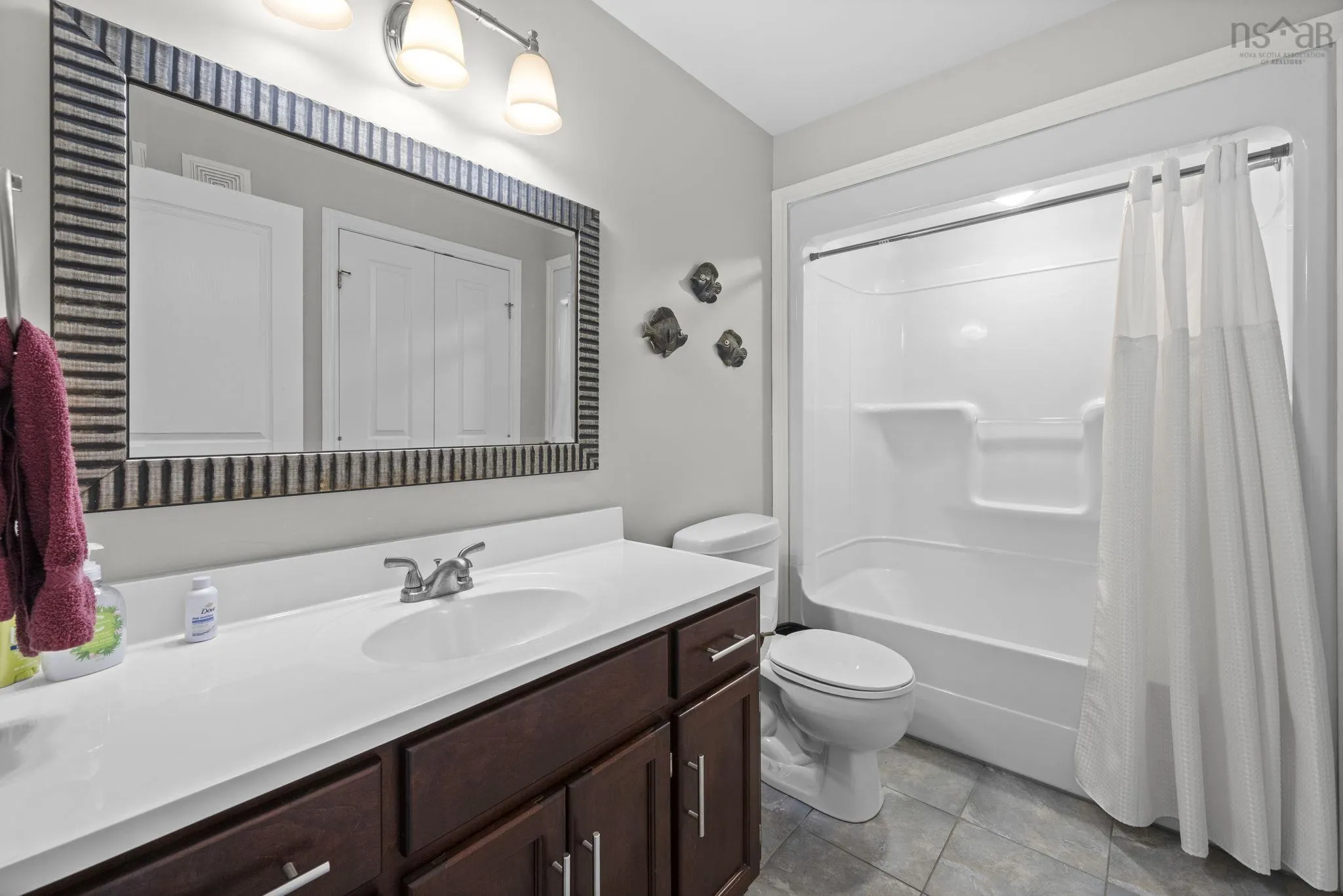 16 Vanier Way, Halifax, NS B4A 0A4, 4 Bedrooms Bedrooms, ,4 BathroomsBathrooms,Residential,For Sale,Vanier,202523763