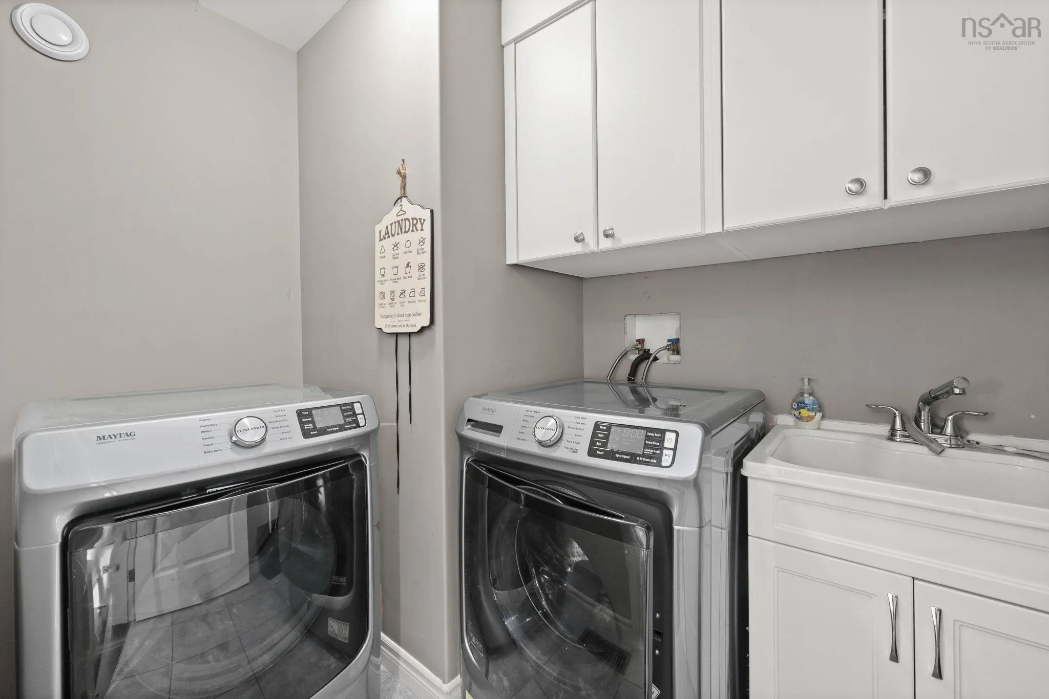 16 Vanier Way, Halifax, NS B4A 0A4, 4 Bedrooms Bedrooms, ,4 BathroomsBathrooms,Residential,For Sale,Vanier,202523763