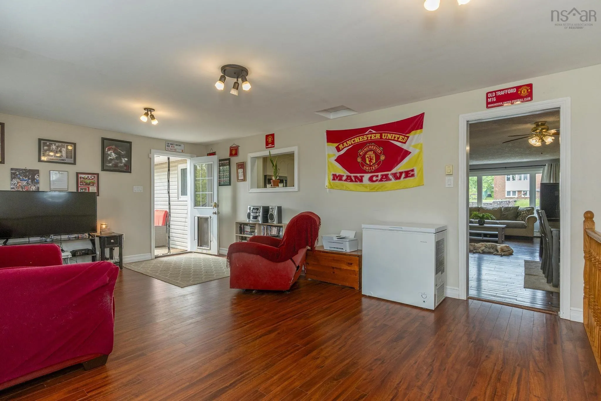 93 Hannebury Drive, Dartmouth, NS B2V 1P7, 5 Bedrooms Bedrooms, ,2 BathroomsBathrooms,Residential,For Sale,Hannebury,202519957