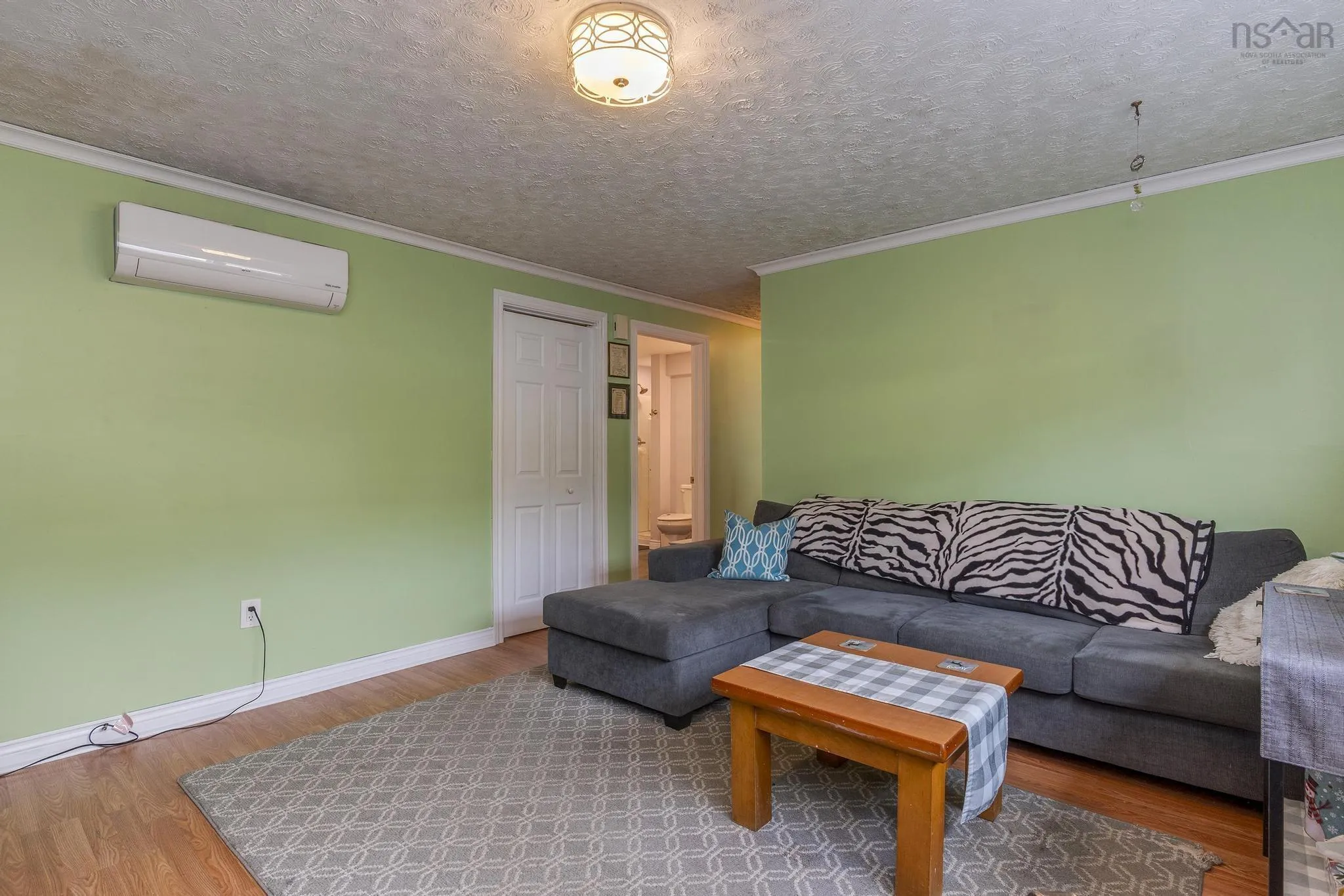 93 Hannebury Drive, Dartmouth, NS B2V 1P7, 5 Bedrooms Bedrooms, ,2 BathroomsBathrooms,Residential,For Sale,Hannebury,202519957