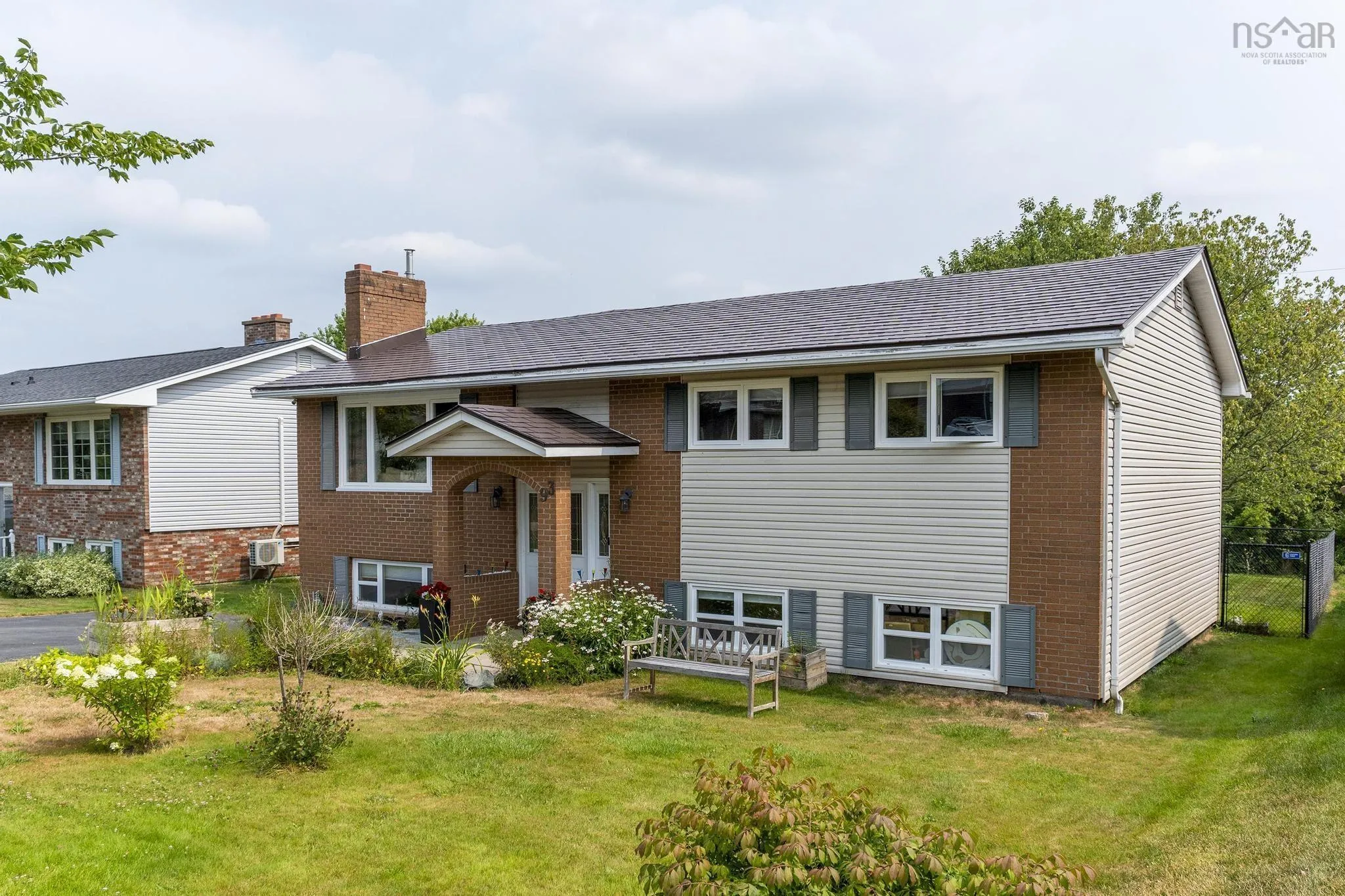 93 Hannebury Drive, Dartmouth, NS B2V 1P7, 5 Bedrooms Bedrooms, ,2 BathroomsBathrooms,Residential,For Sale,Hannebury,202519957