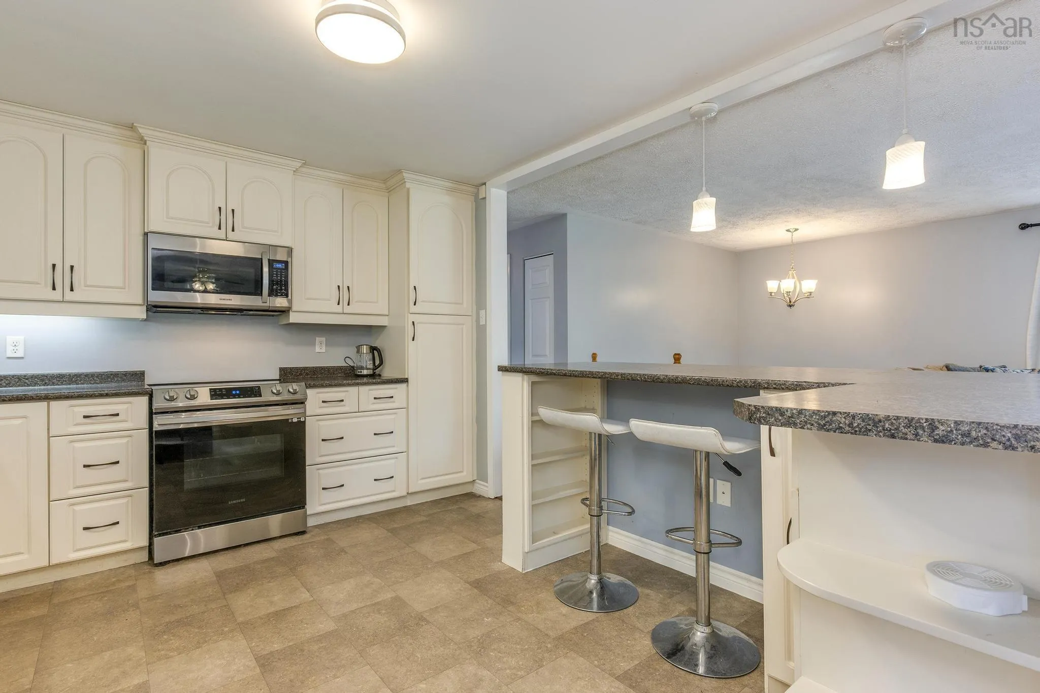 93 Hannebury Drive, Dartmouth, NS B2V 1P7, 5 Bedrooms Bedrooms, ,2 BathroomsBathrooms,Residential,For Sale,Hannebury,202519957