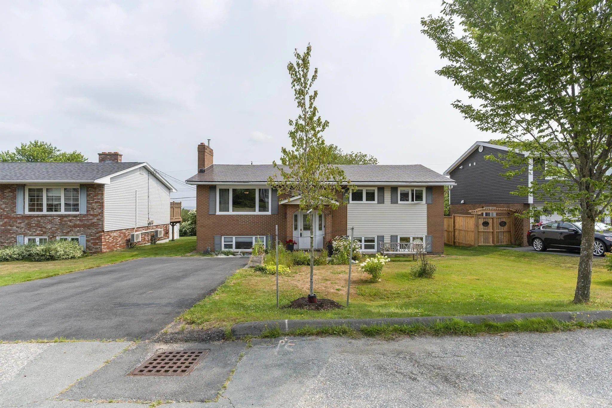 93 Hannebury Drive, Dartmouth, NS B2V 1P7, 5 Bedrooms Bedrooms, ,2 BathroomsBathrooms,Residential,For Sale,Hannebury,202519957