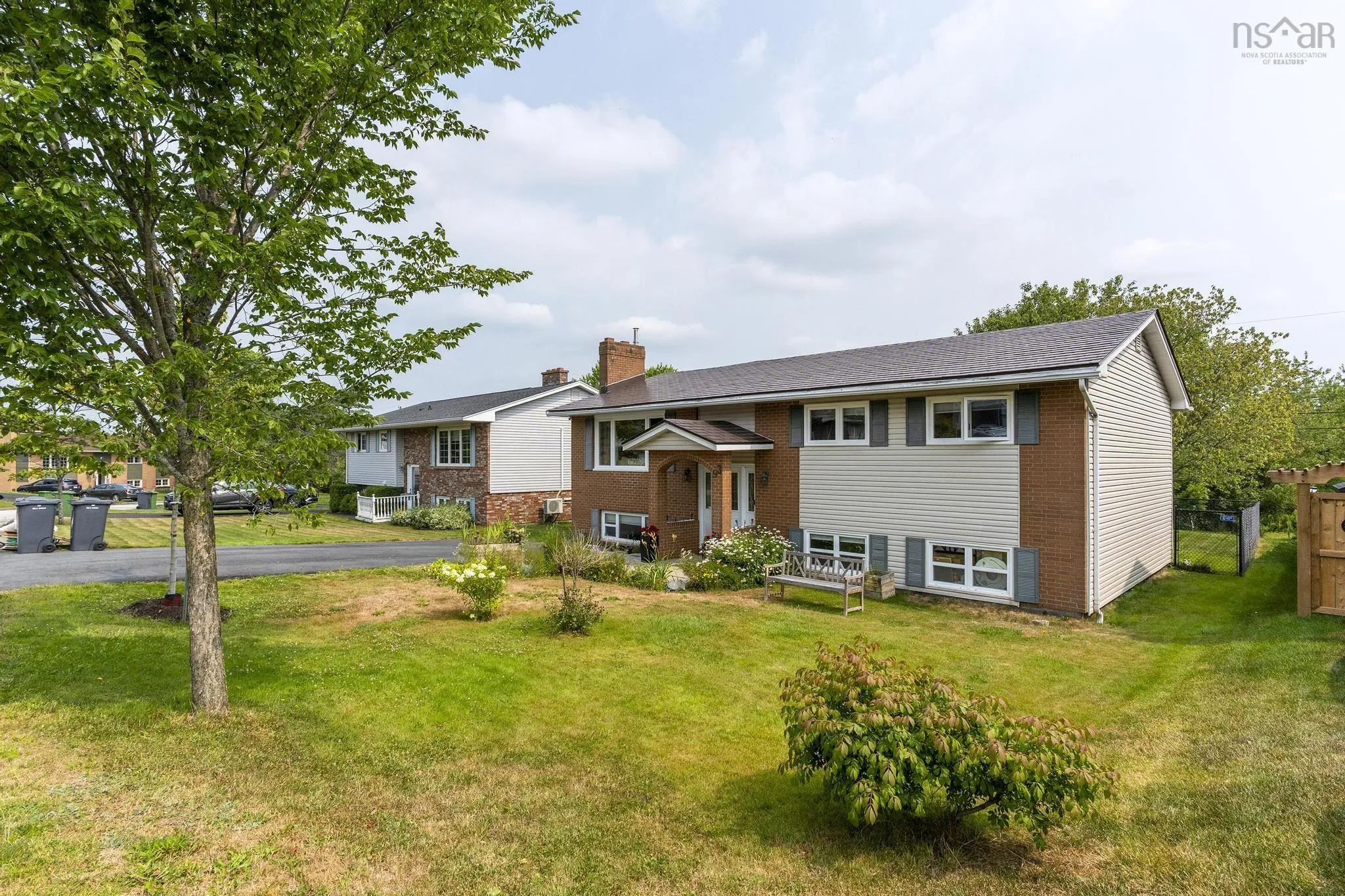 93 Hannebury Drive, Dartmouth, NS B2V 1P7, 5 Bedrooms Bedrooms, ,2 BathroomsBathrooms,Residential,For Sale,Hannebury,202519957
