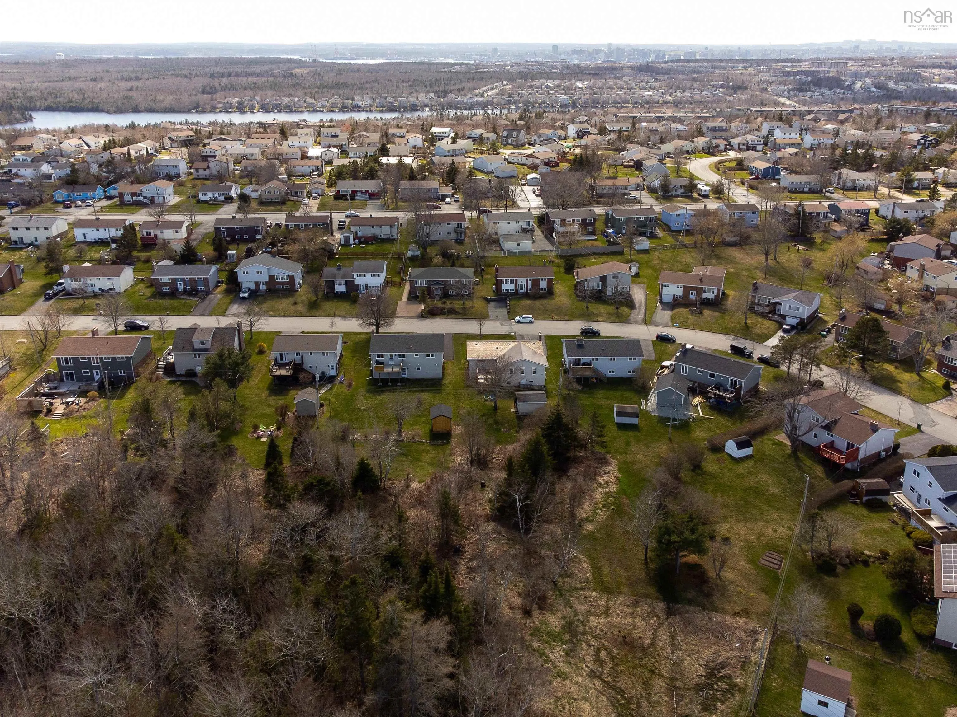 93 Hannebury Drive, Dartmouth, NS B2V 1P7, 5 Bedrooms Bedrooms, ,2 BathroomsBathrooms,Residential,For Sale,Hannebury,202519957