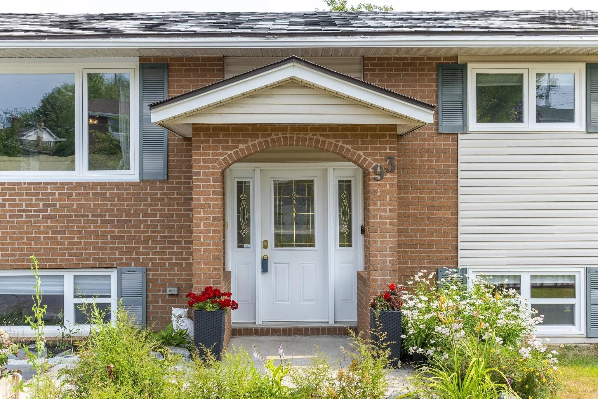 93 Hannebury Drive, Dartmouth, NS B2V 1P7, 5 Bedrooms Bedrooms, ,2 BathroomsBathrooms,Residential,For Sale,Hannebury,202519957