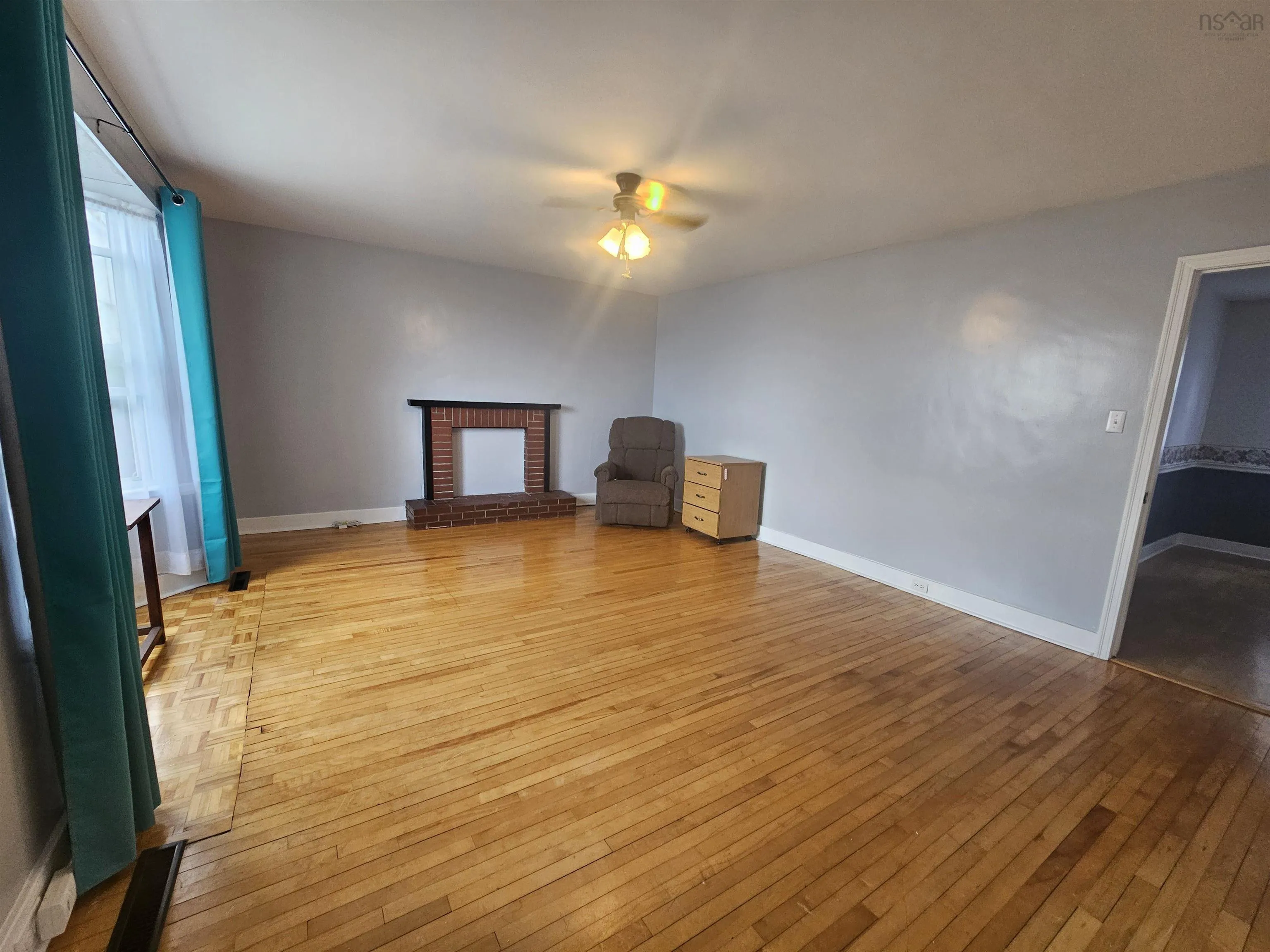 92 Queen Street, North Sydney, NS B2A 1A6, 6 Bedrooms Bedrooms, ,2 BathroomsBathrooms,Residential,For Sale,Queen,202521204