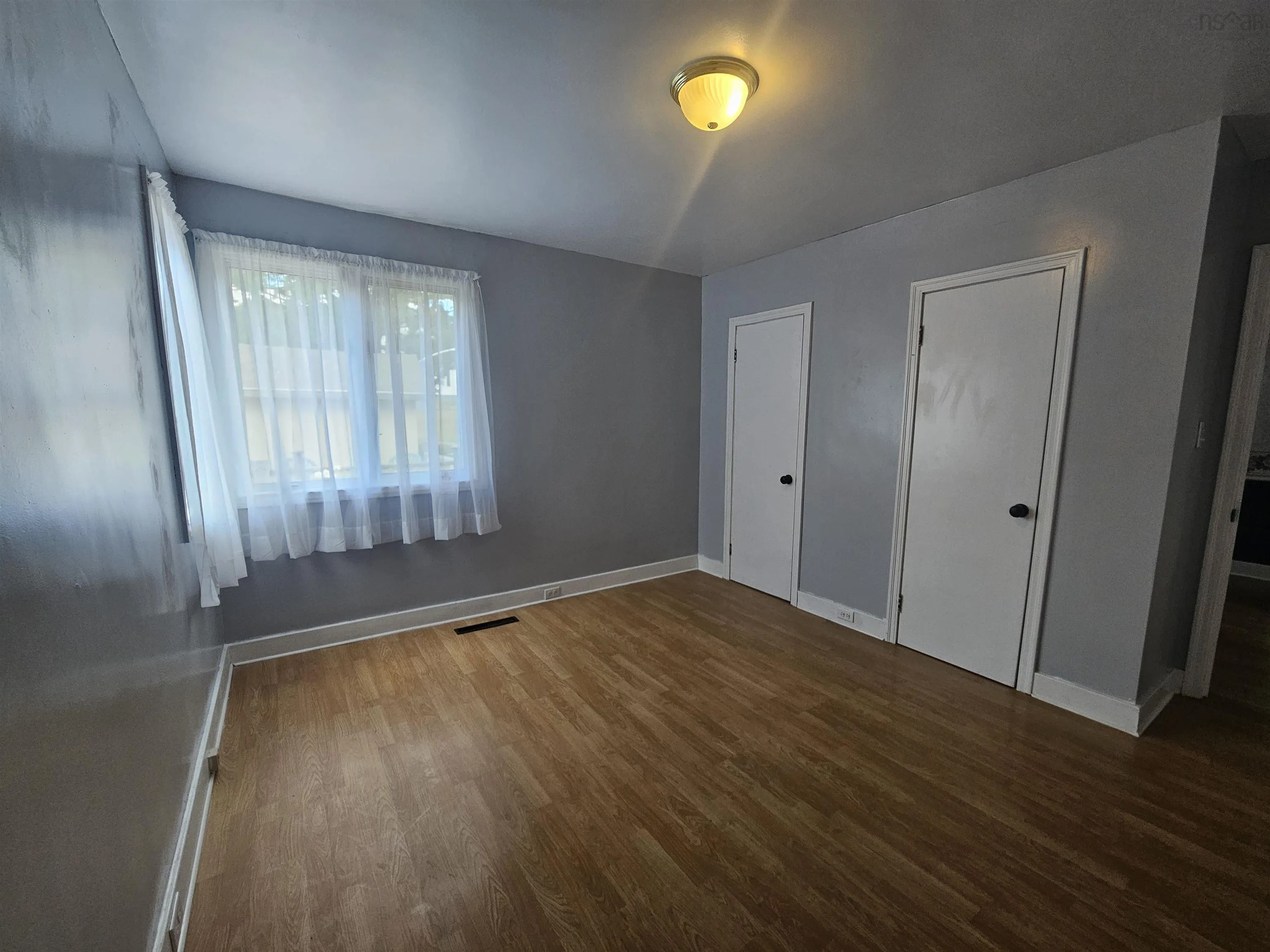92 Queen Street, North Sydney, NS B2A 1A6, 6 Bedrooms Bedrooms, ,2 BathroomsBathrooms,Residential,For Sale,Queen,202521204