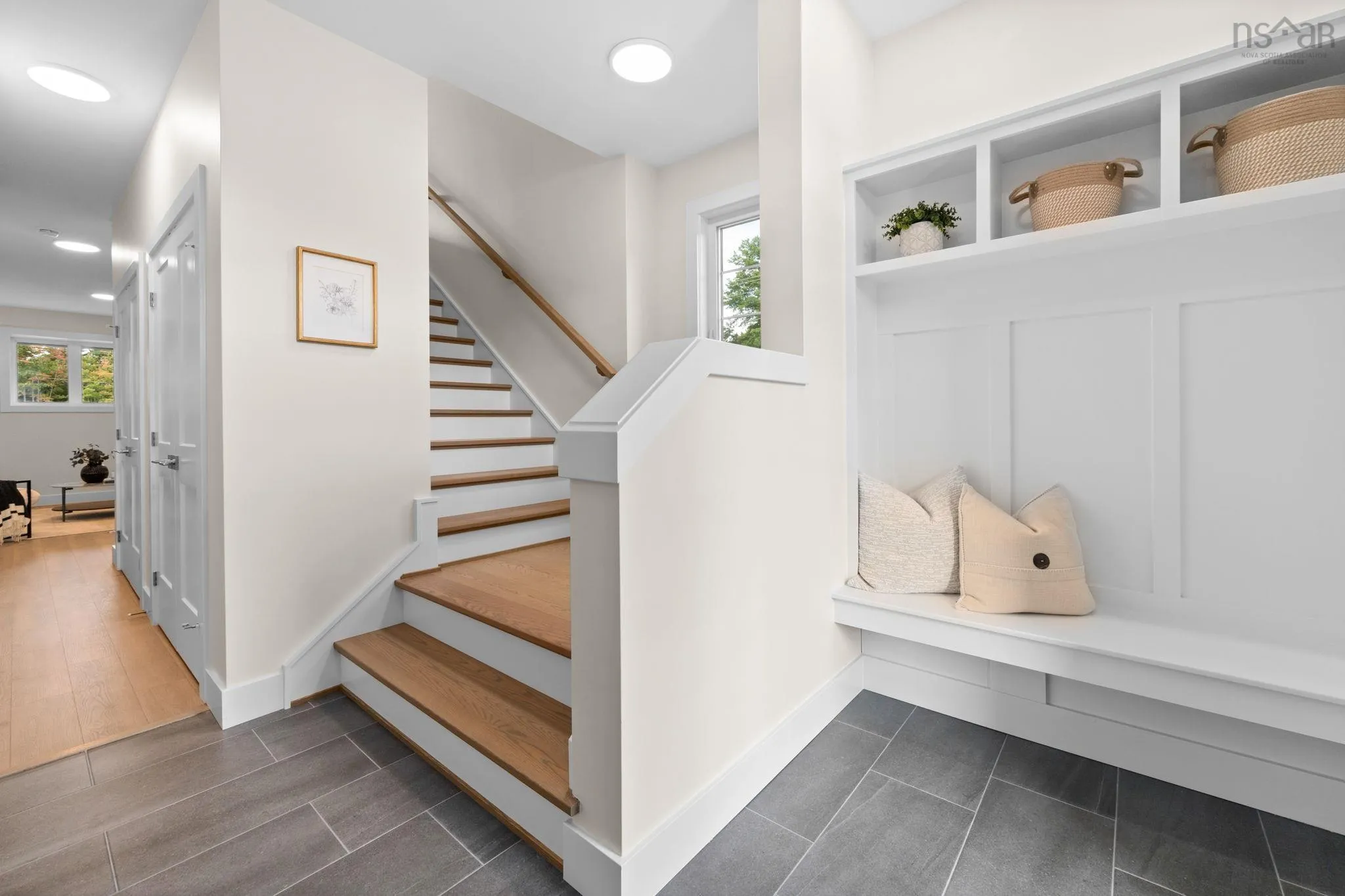 1 Pearlgarden Close, Dartmouth, NS B2X 0C3, 4 Bedrooms Bedrooms, ,4 BathroomsBathrooms,Residential,For Sale,Pearlgarden,202524981