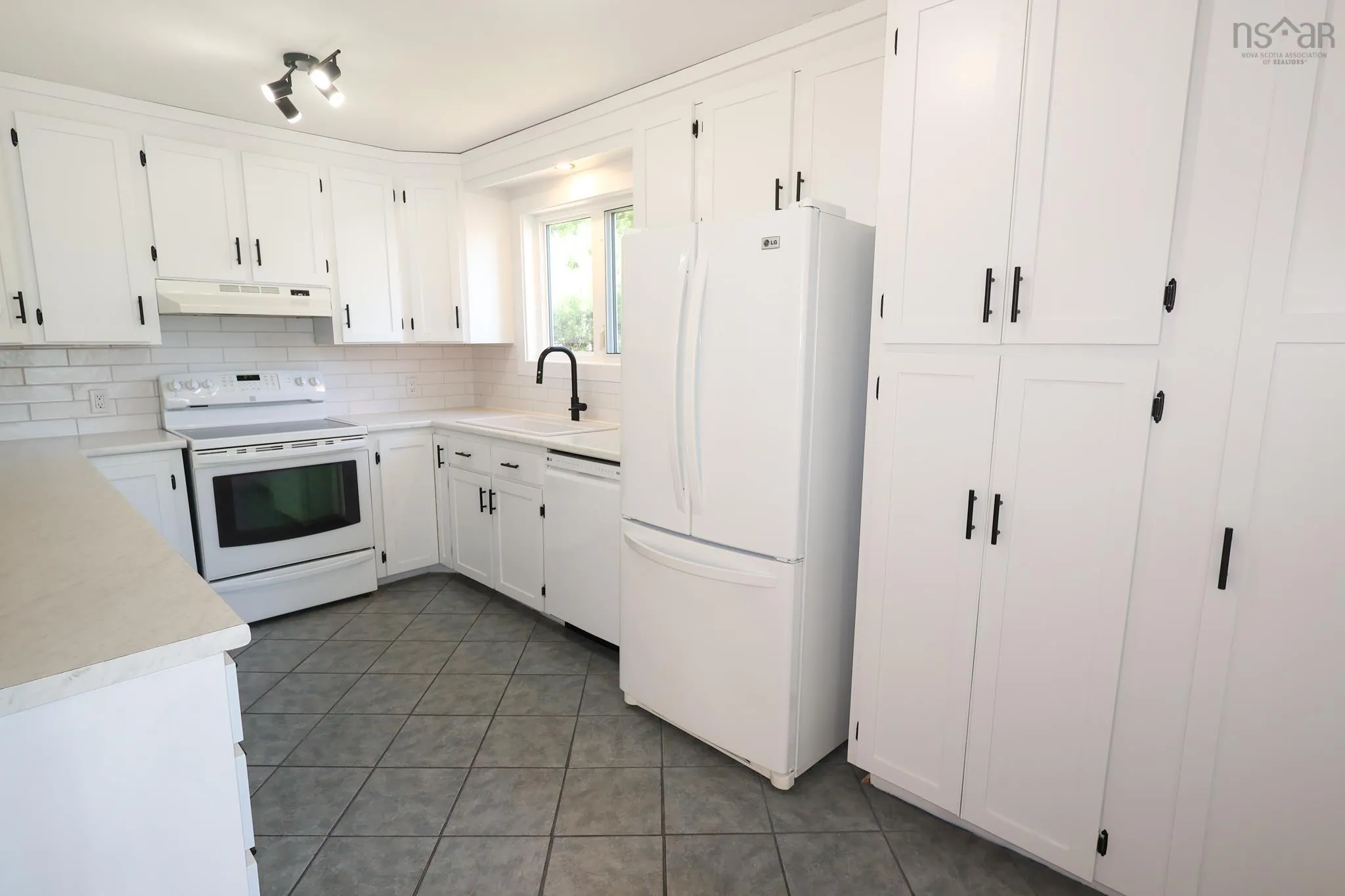 49 Loop Lane, Labelle, NS B0T 1E0, 4 Bedrooms Bedrooms, ,3 BathroomsBathrooms,Residential,For Sale,Loop,202523349