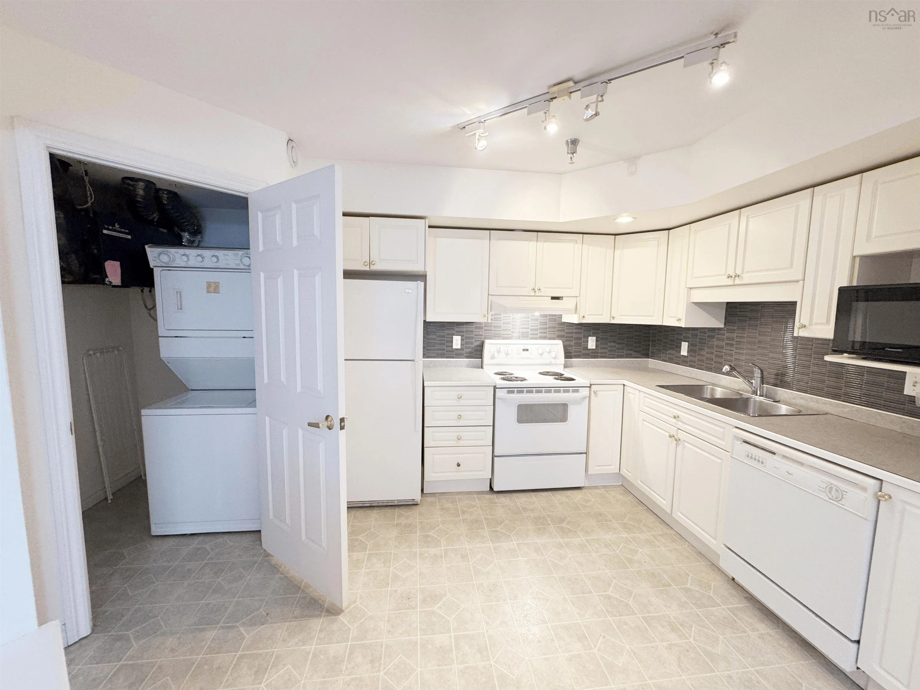 507-1041 Wellington Street, Halifax, NS B3H 4P5, 1 Bedroom Bedrooms, ,1 BathroomBathrooms,Residential,For Sale,Wellington,202520239