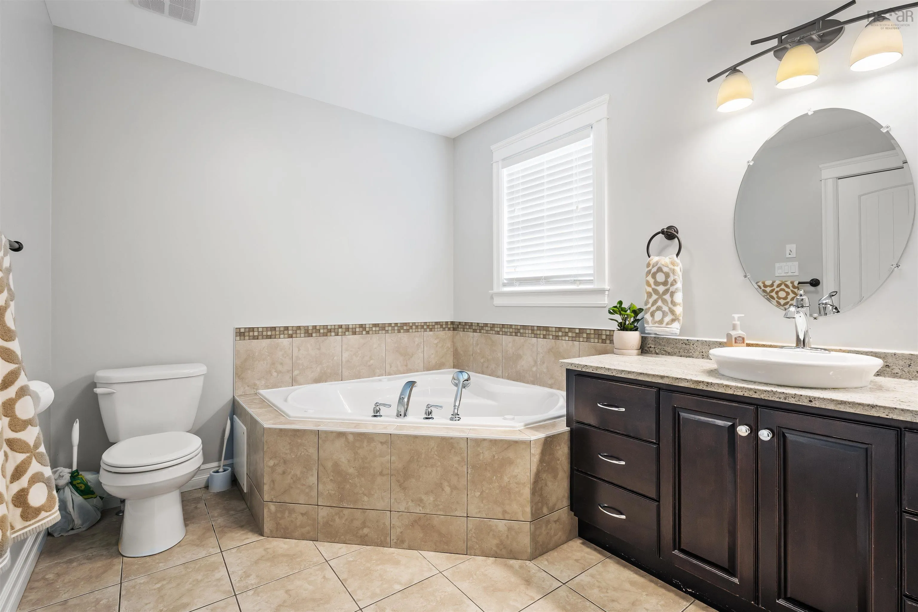 76 Pebblecreek Crescent, Dartmouth, NS B2W 0H6, 4 Bedrooms Bedrooms, ,4 BathroomsBathrooms,Residential,For Sale,Pebblecreek,202517931
