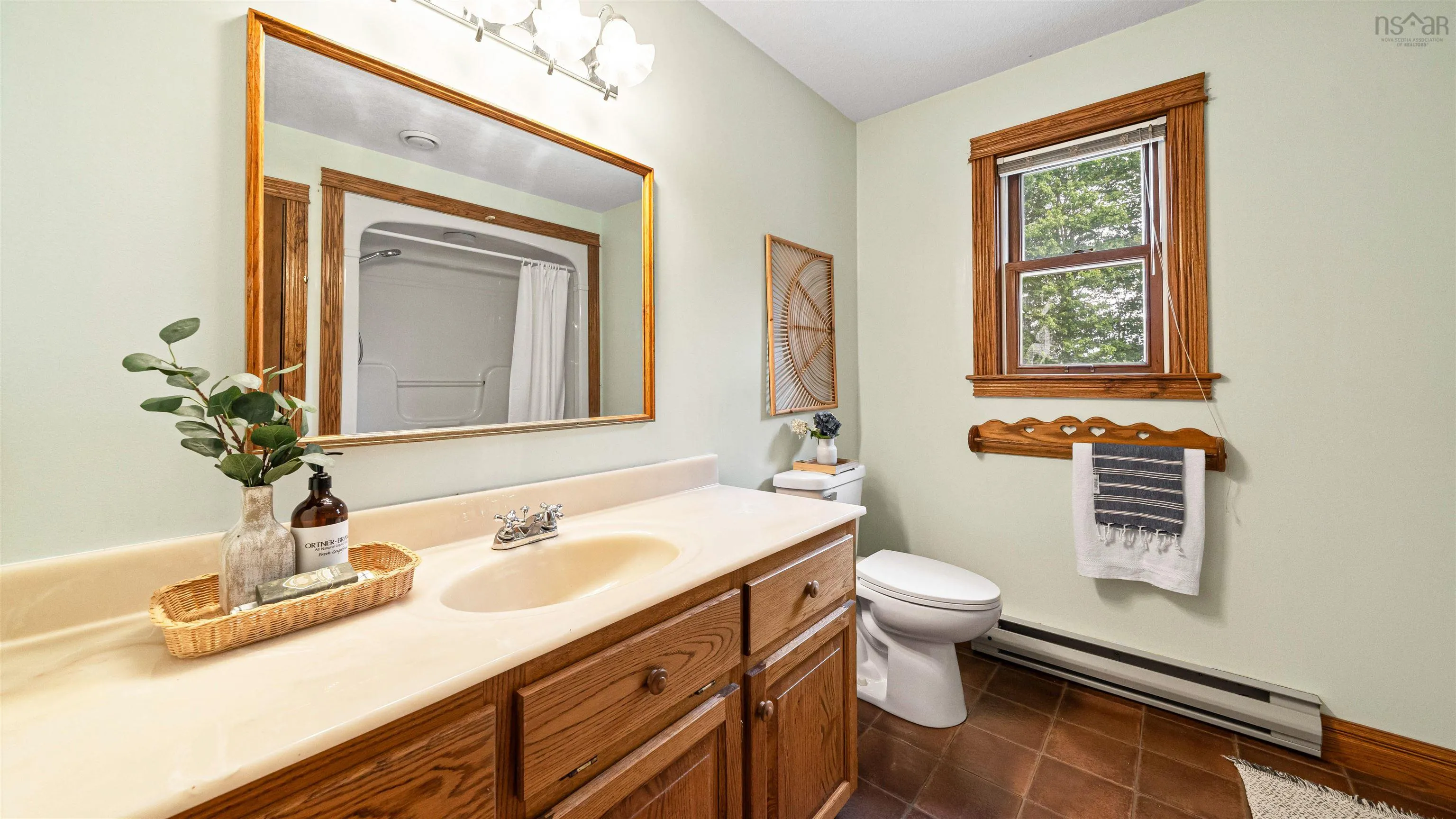 156 Brown Street, Berwick, NS B0N 1T0, ,Commercial Sale,For Sale,Brown,202522949