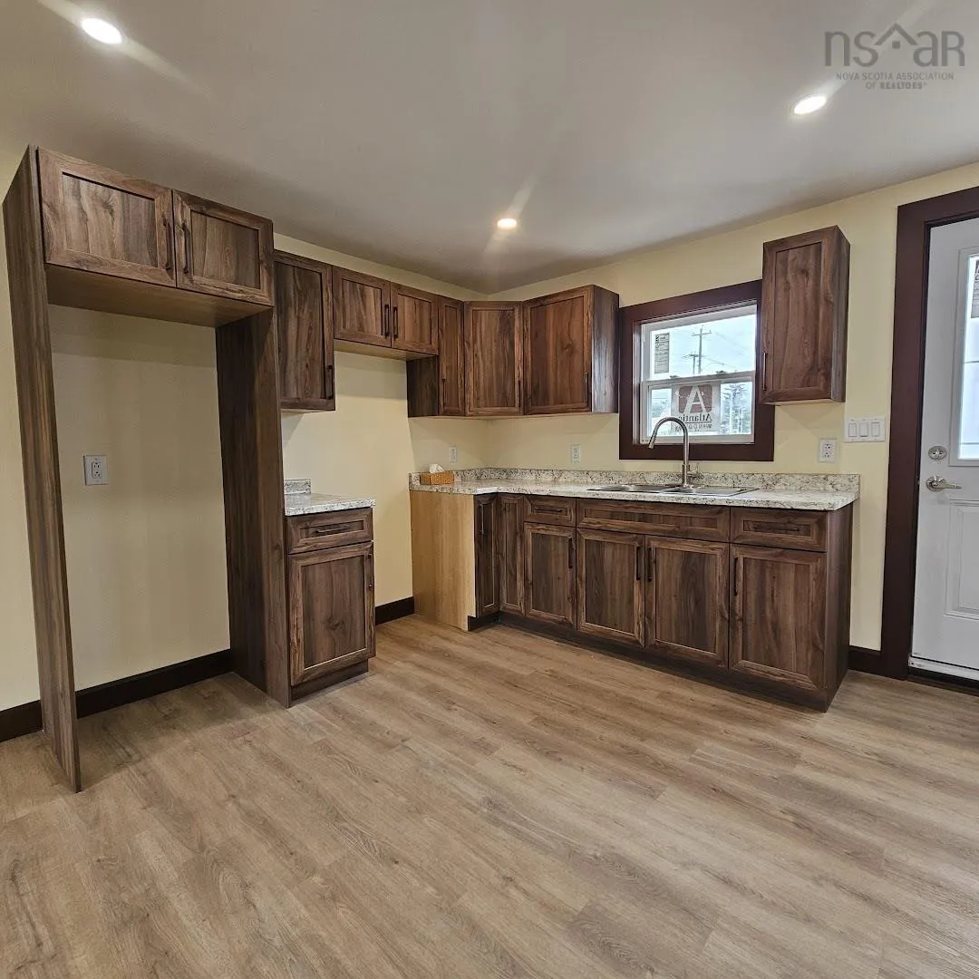 382 Chestnut Drive, Sydney, NS B1P 4Y8, 3 Bedrooms Bedrooms, ,2 BathroomsBathrooms,Residential,For Sale,Chestnut,202521434