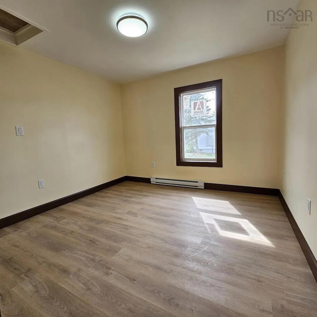 382 Chestnut Drive, Sydney, NS B1P 4Y8, 3 Bedrooms Bedrooms, ,2 BathroomsBathrooms,Residential,For Sale,Chestnut,202521434