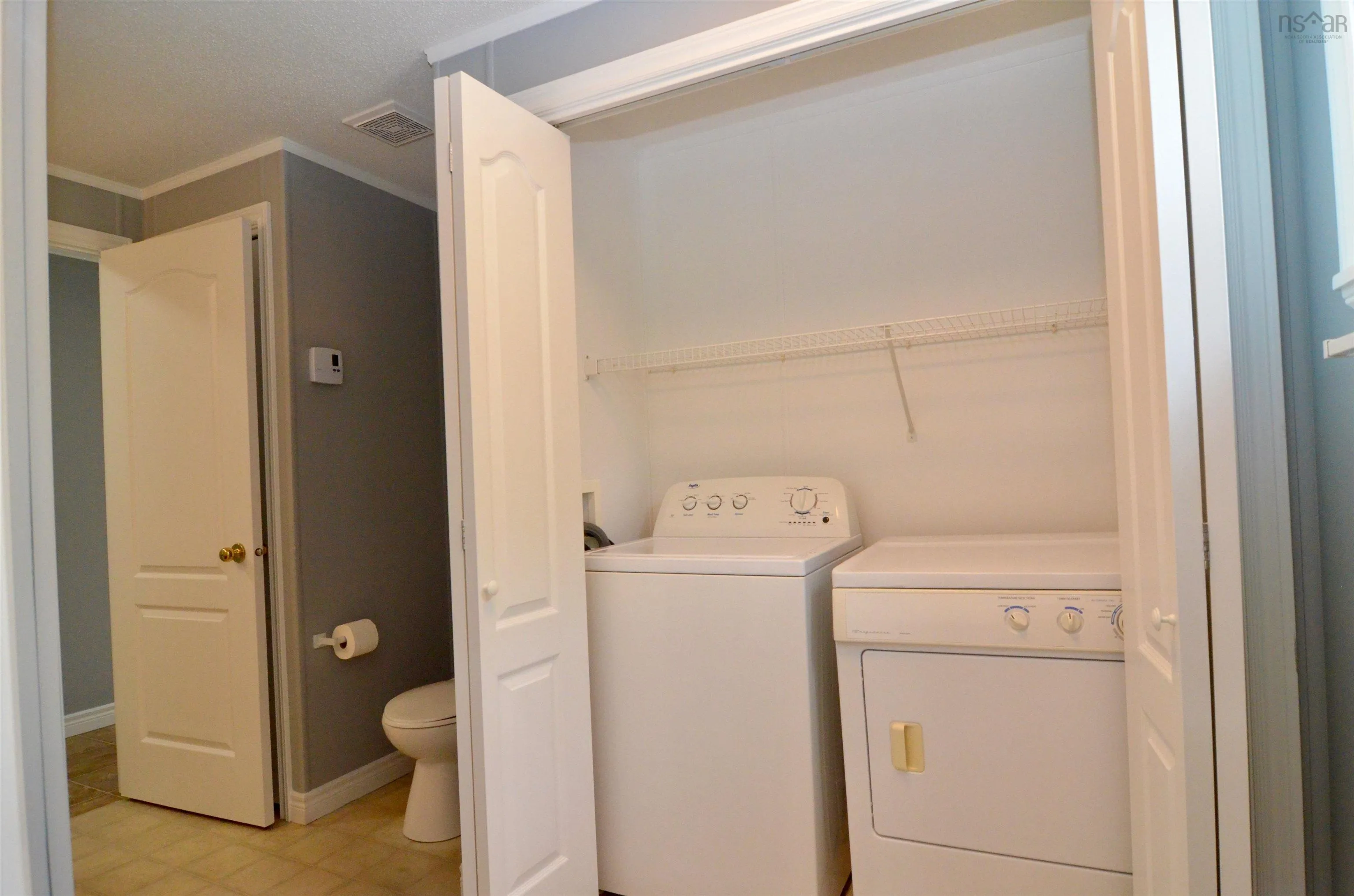 408 Kennedy Court, Lower Sackville, NS B4C 2T4, 2 Bedrooms Bedrooms, ,1 BathroomBathrooms,Residential,For Sale,Kennedy,202522842