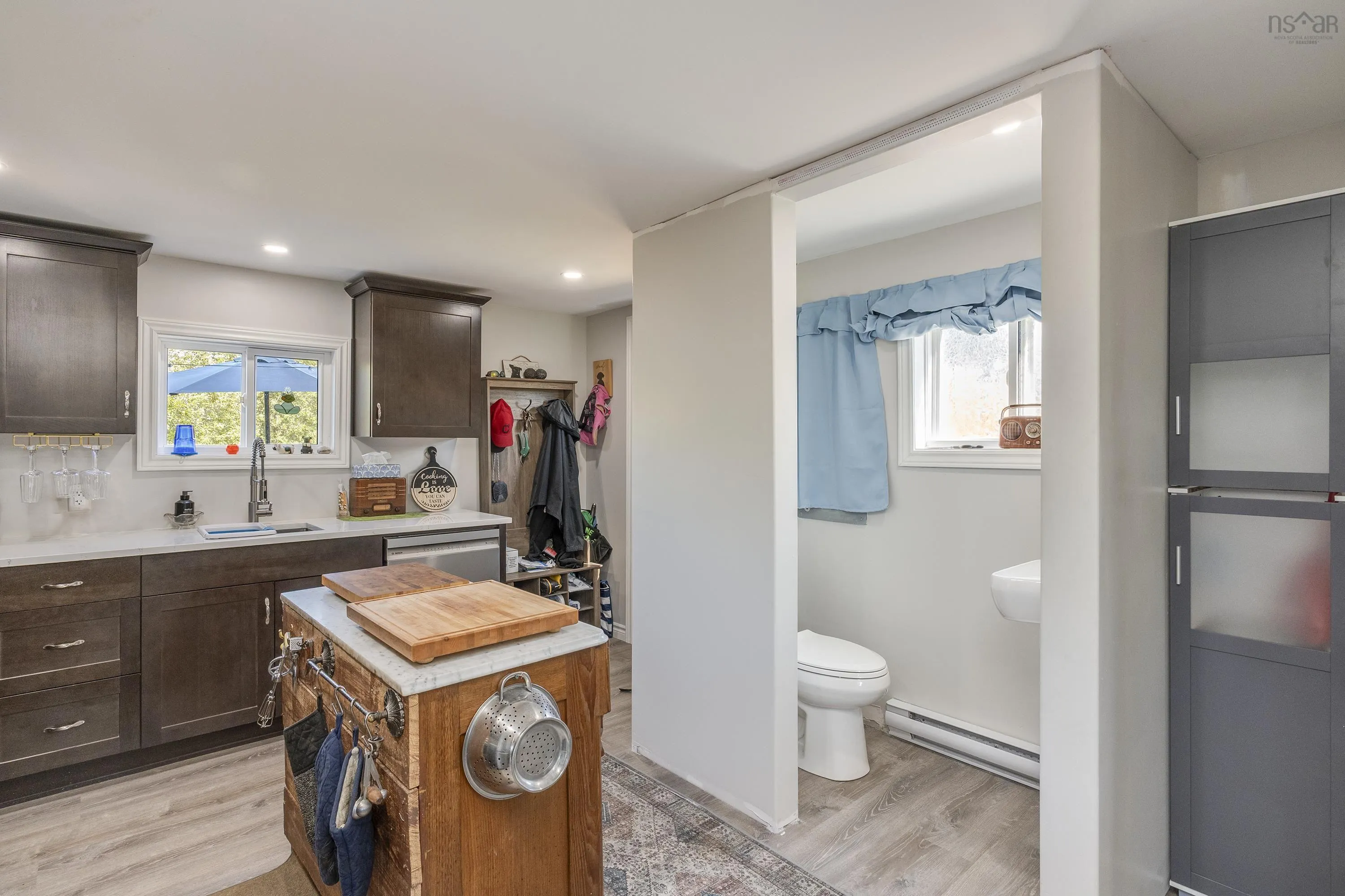 97 Station Road, Lawrencetown, NS B0S 1M0, 2 Bedrooms Bedrooms, ,2 BathroomsBathrooms,Residential,For Sale,Station,202521928