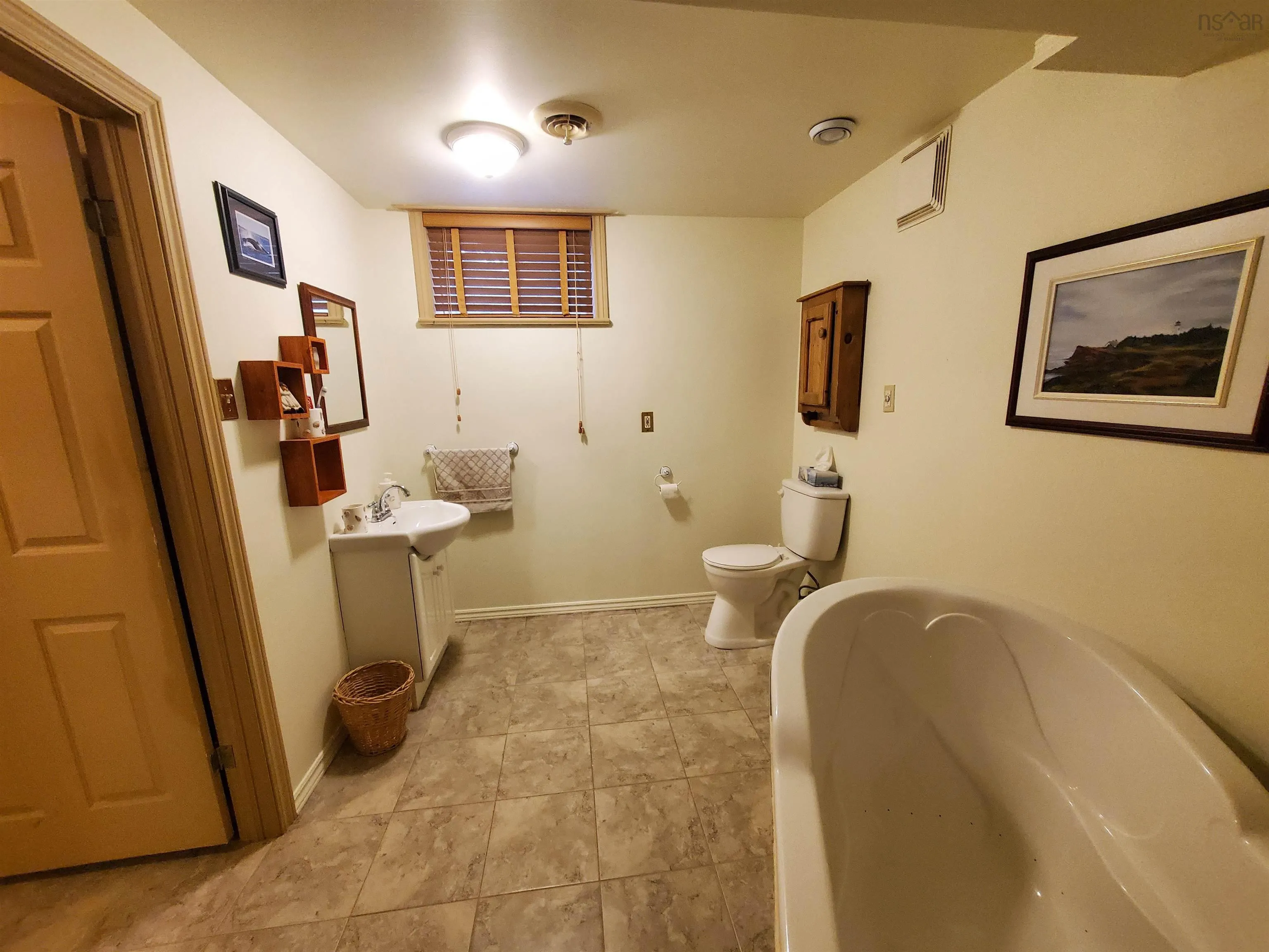 44 Harbour Drive, Pictou, NS B0K 1H0, 4 Bedrooms Bedrooms, ,4 BathroomsBathrooms,Residential,For Sale,Harbour,202524951