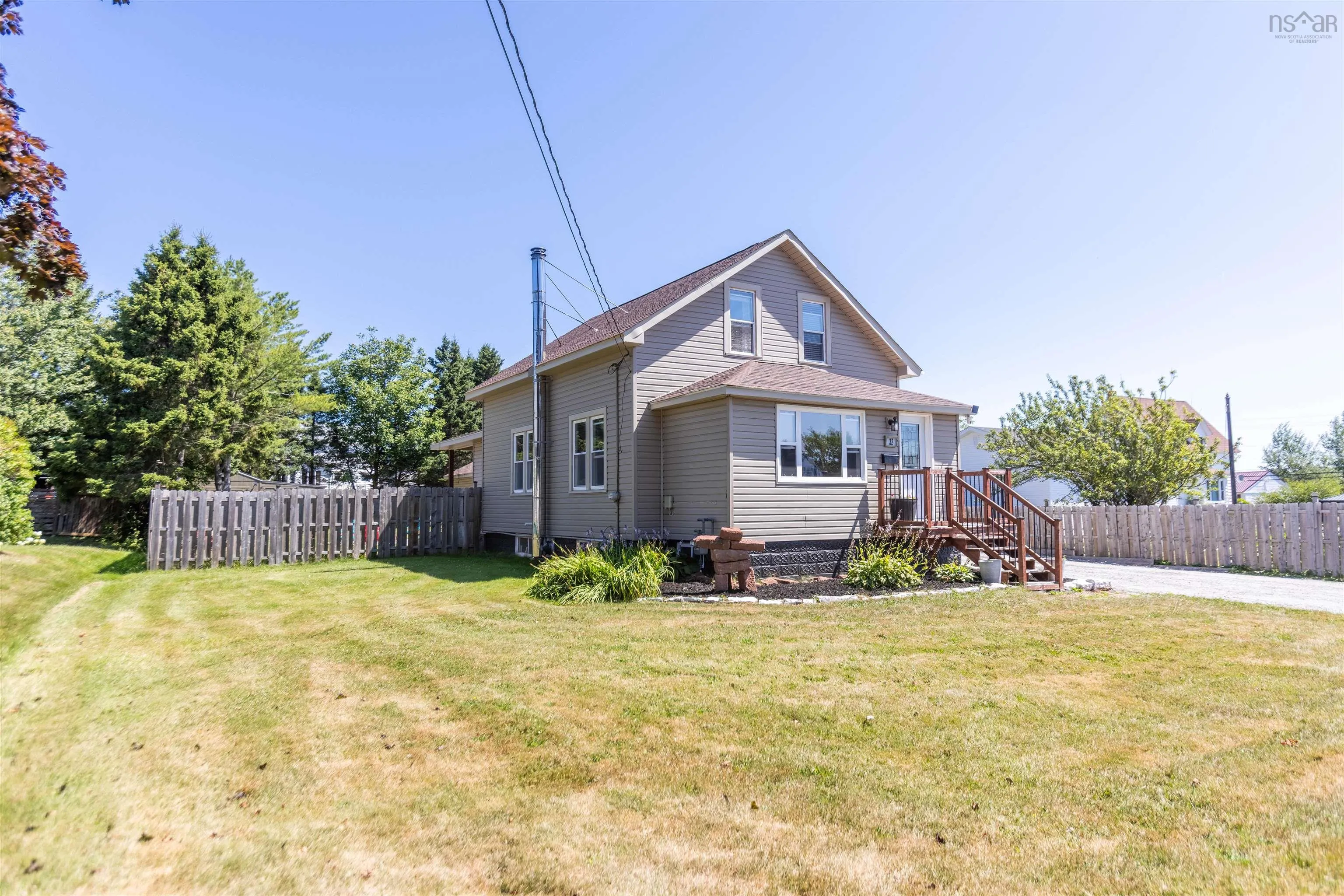 32 Allison Avenue, Amherst, NS B4H 3V5, 3 Bedrooms Bedrooms, ,2 BathroomsBathrooms,Residential,For Sale,Allison,202520128