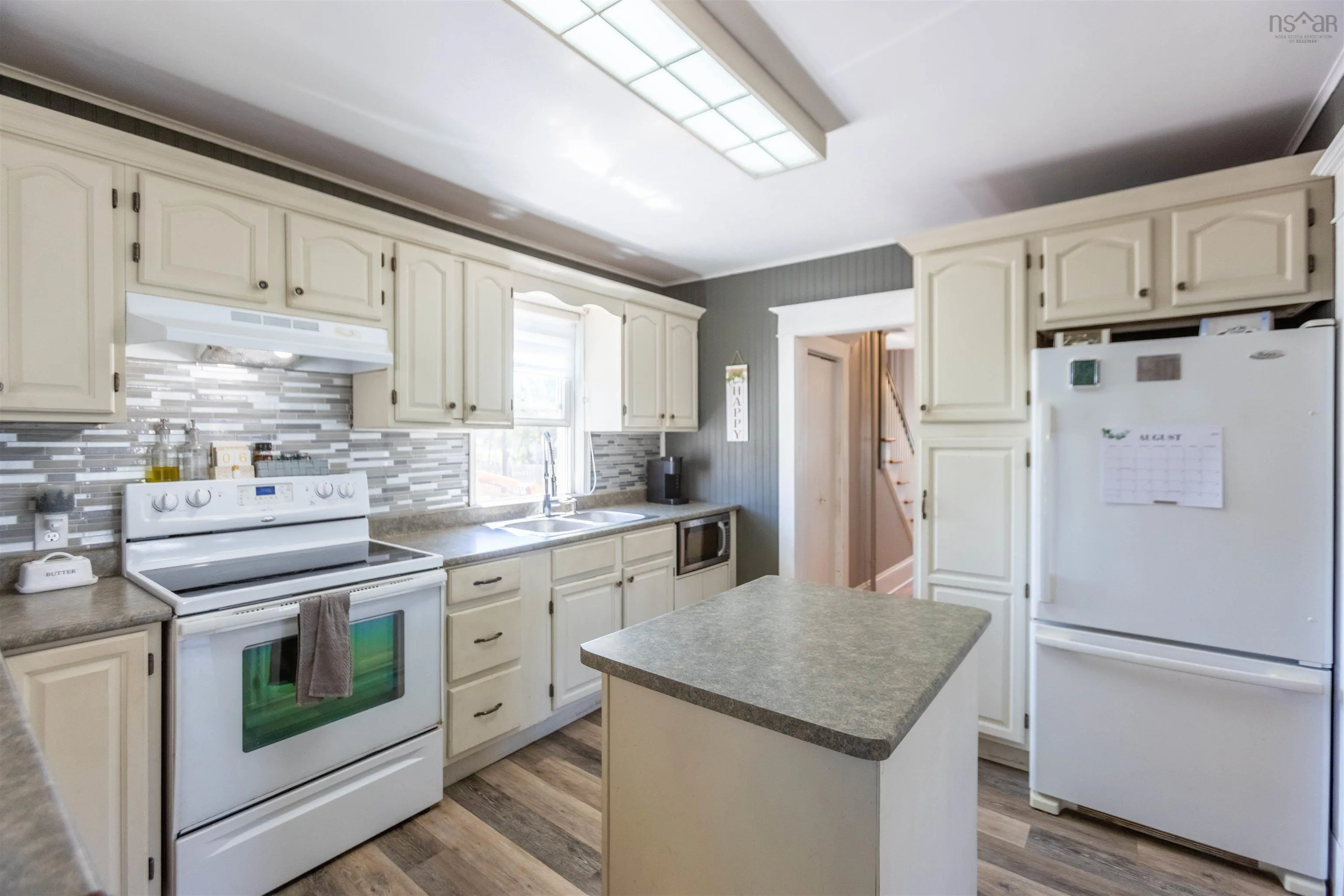 32 Allison Avenue, Amherst, NS B4H 3V5, 3 Bedrooms Bedrooms, ,2 BathroomsBathrooms,Residential,For Sale,Allison,202520128
