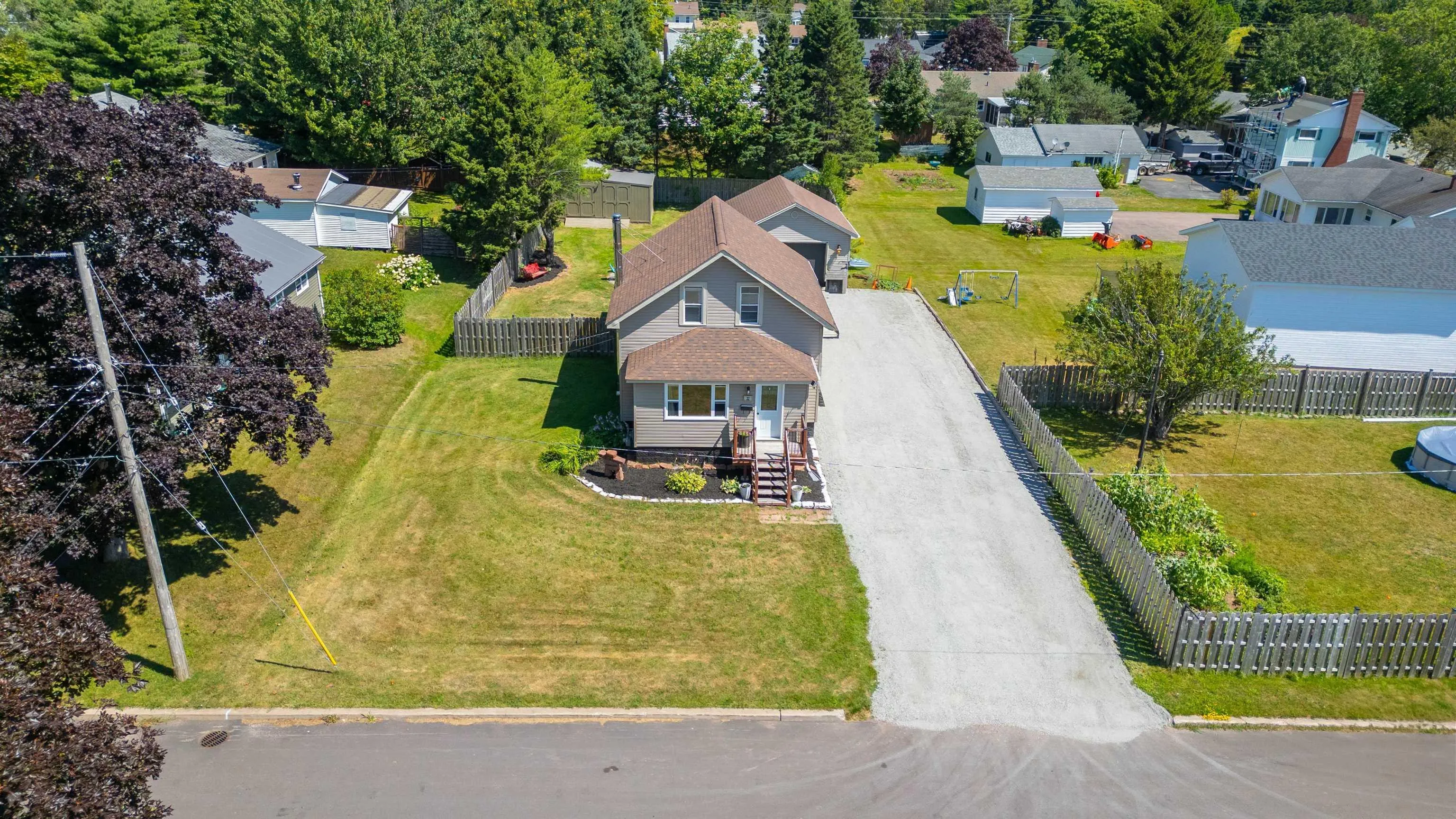32 Allison Avenue, Amherst, NS B4H 3V5, 3 Bedrooms Bedrooms, ,2 BathroomsBathrooms,Residential,For Sale,Allison,202520128