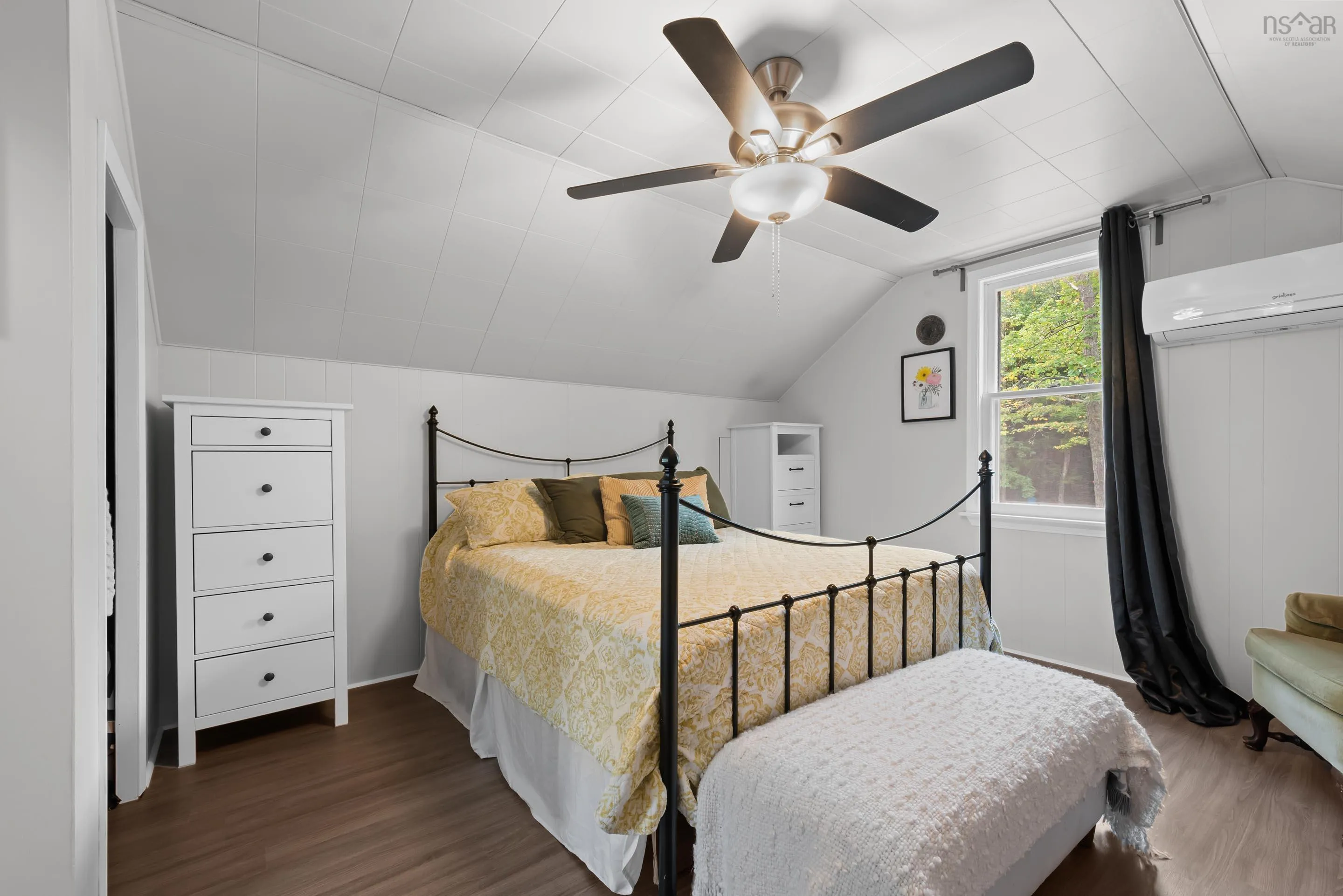 5 Dartmoor Crescent, Bedford, NS B4A 2K4, 4 Bedrooms Bedrooms, ,1 BathroomBathrooms,Residential,For Sale,Dartmoor,202525535