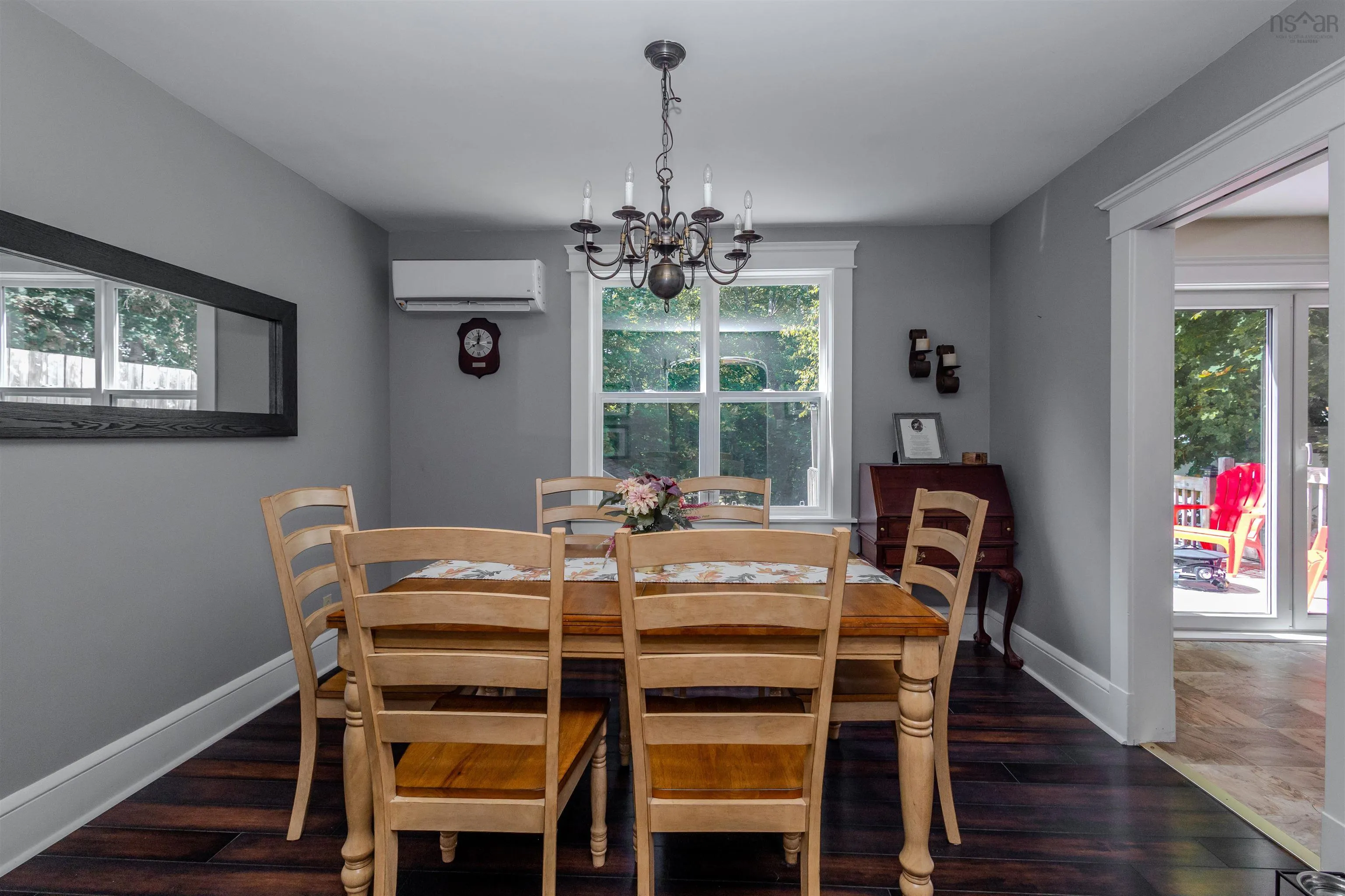 172 South Bentinck Street, Sydney, NS B1P 1X5, 3 Bedrooms Bedrooms, ,2 BathroomsBathrooms,Residential,For Sale,South Bentinck,202522387