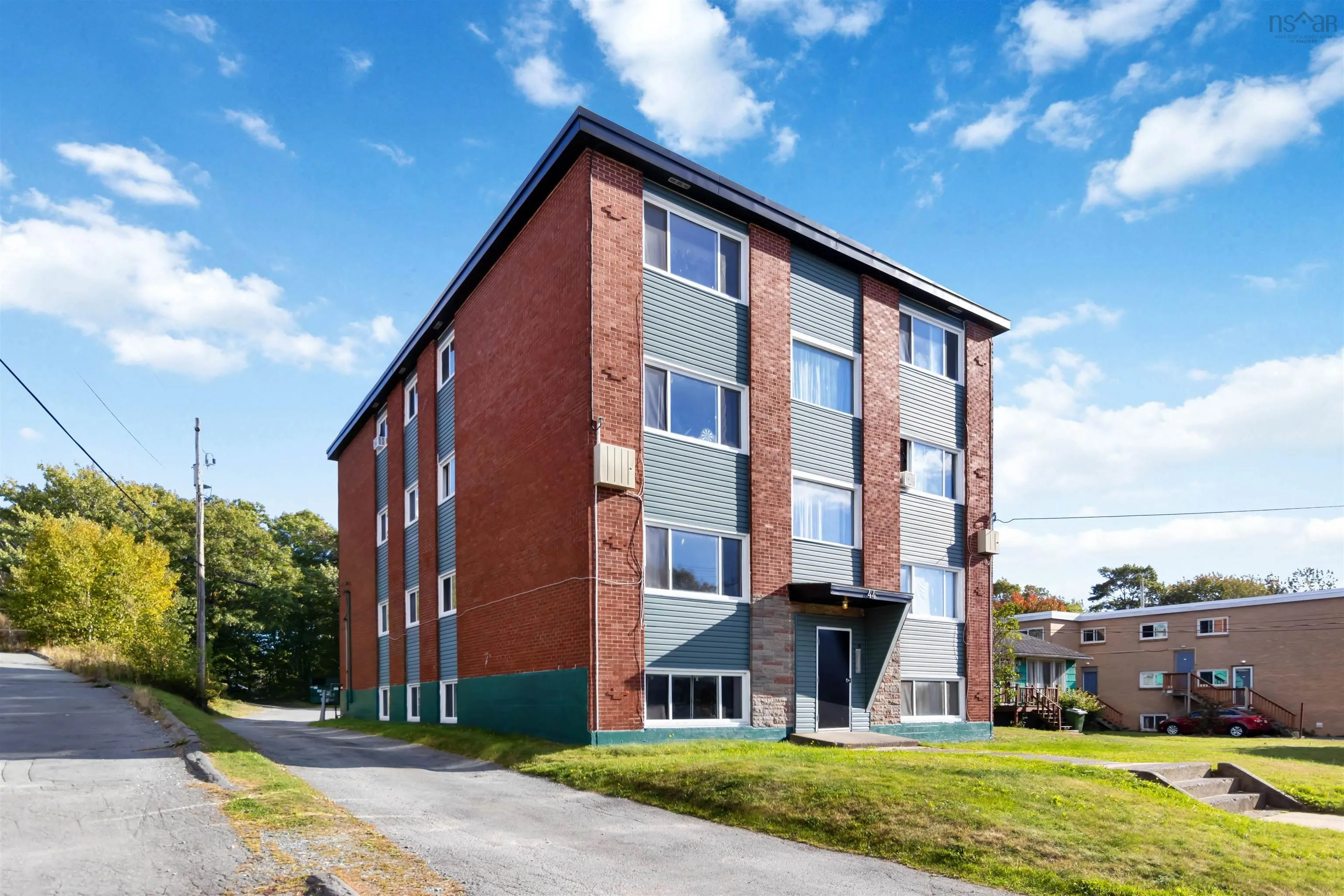 44 Brule Street, Dartmouth, NS B3A 4G4, 22 Bedrooms Bedrooms, ,Residential Income,For Sale,Brule Street,202524884