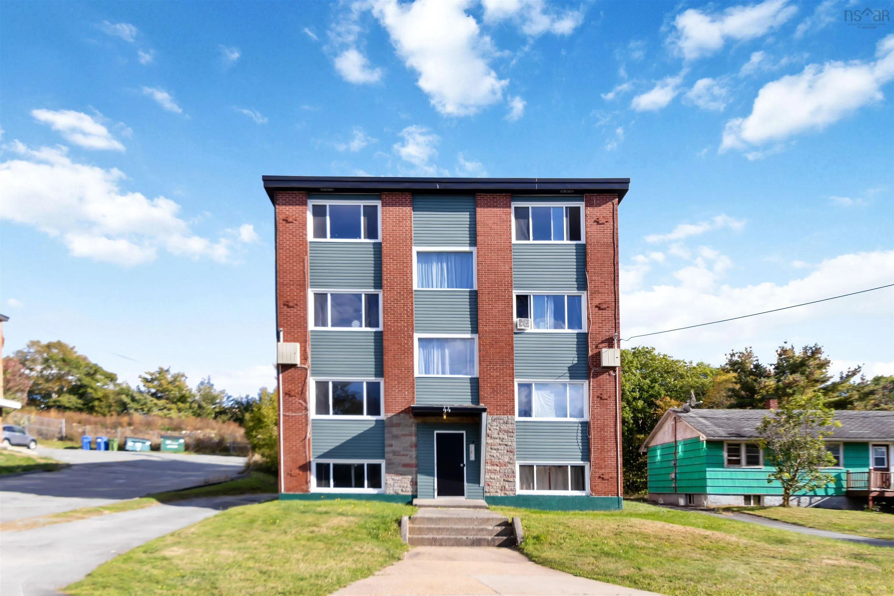 44 Brule Street, Dartmouth, NS B3A 4G4, 22 Bedrooms Bedrooms, ,Residential Income,For Sale,Brule Street,202524884