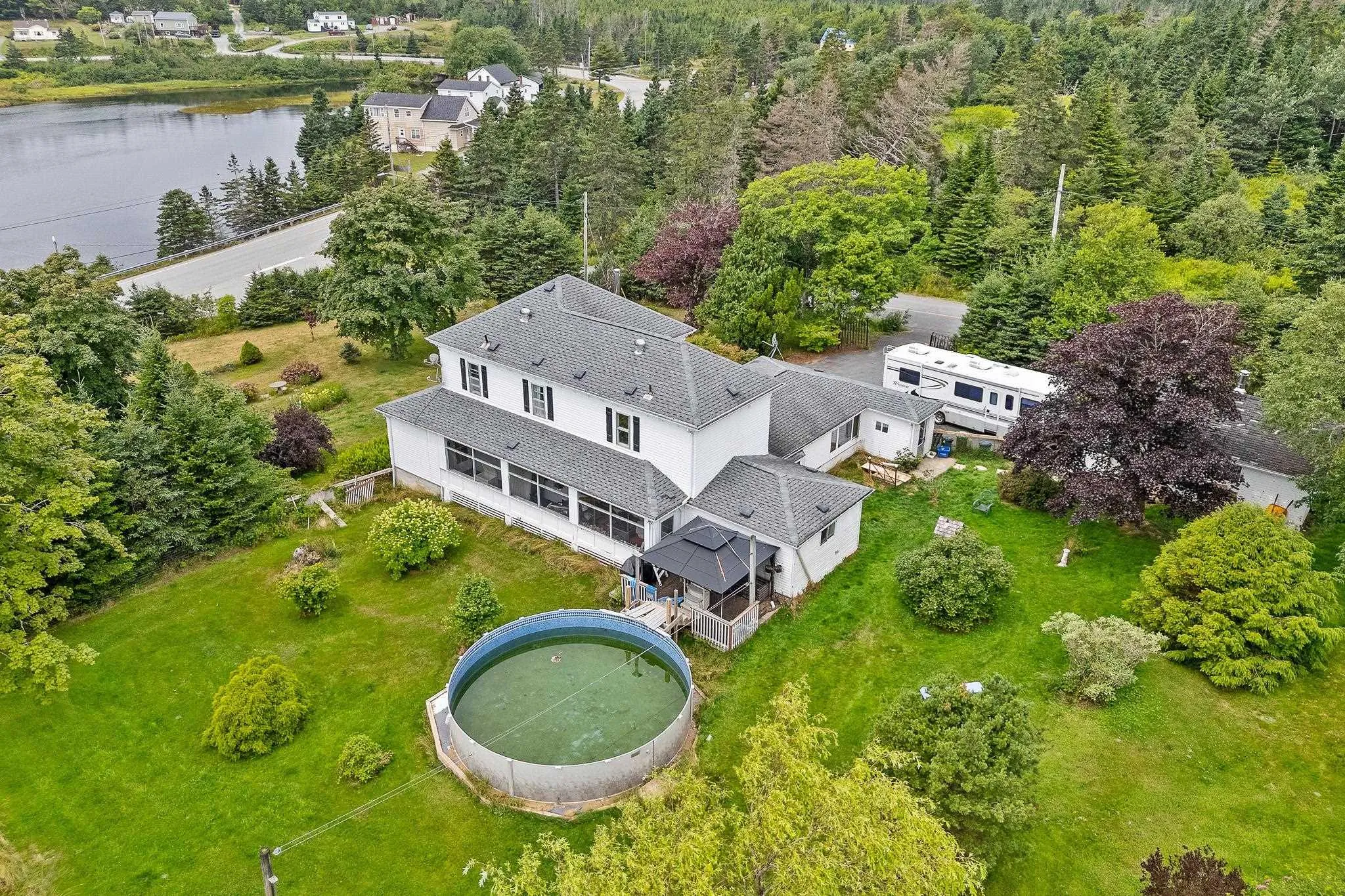 8 Dufferin Mines Road, Port Dufferin, NS B0J 2R0, 6 Bedrooms Bedrooms, ,3 BathroomsBathrooms,Residential,For Sale,Dufferin Mines,202520012