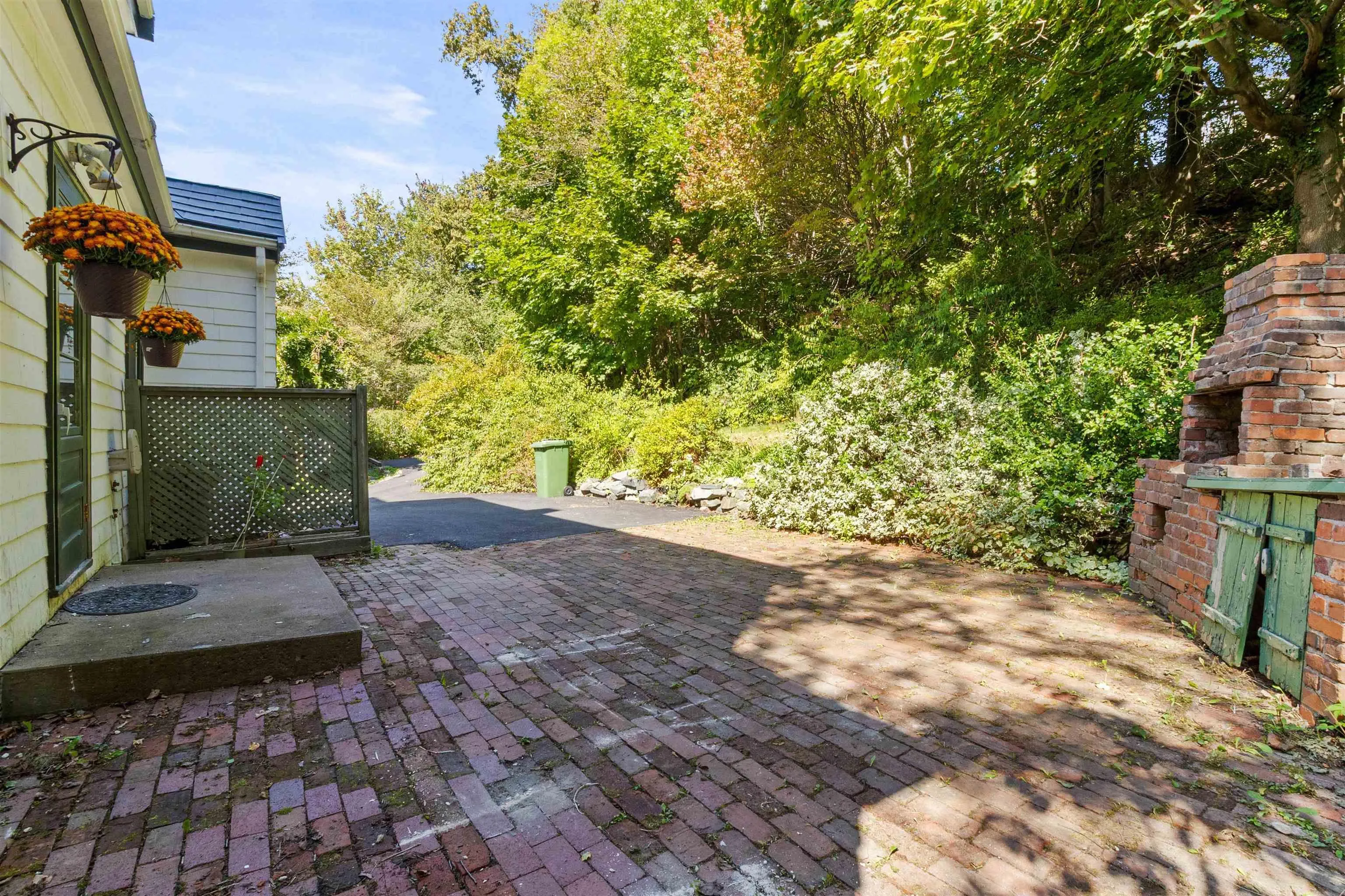 137 Pleasant, Dartmouth, NS B2Y 3P8, 3 Bedrooms Bedrooms, ,2 BathroomsBathrooms,Residential,For Sale,Pleasant,202523719