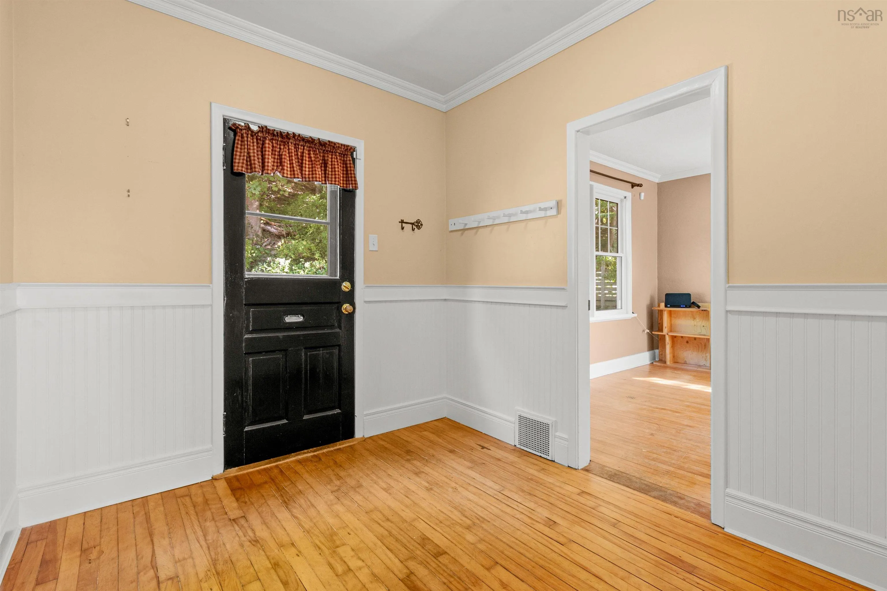 137 Pleasant, Dartmouth, NS B2Y 3P8, 3 Bedrooms Bedrooms, ,2 BathroomsBathrooms,Residential,For Sale,Pleasant,202523719