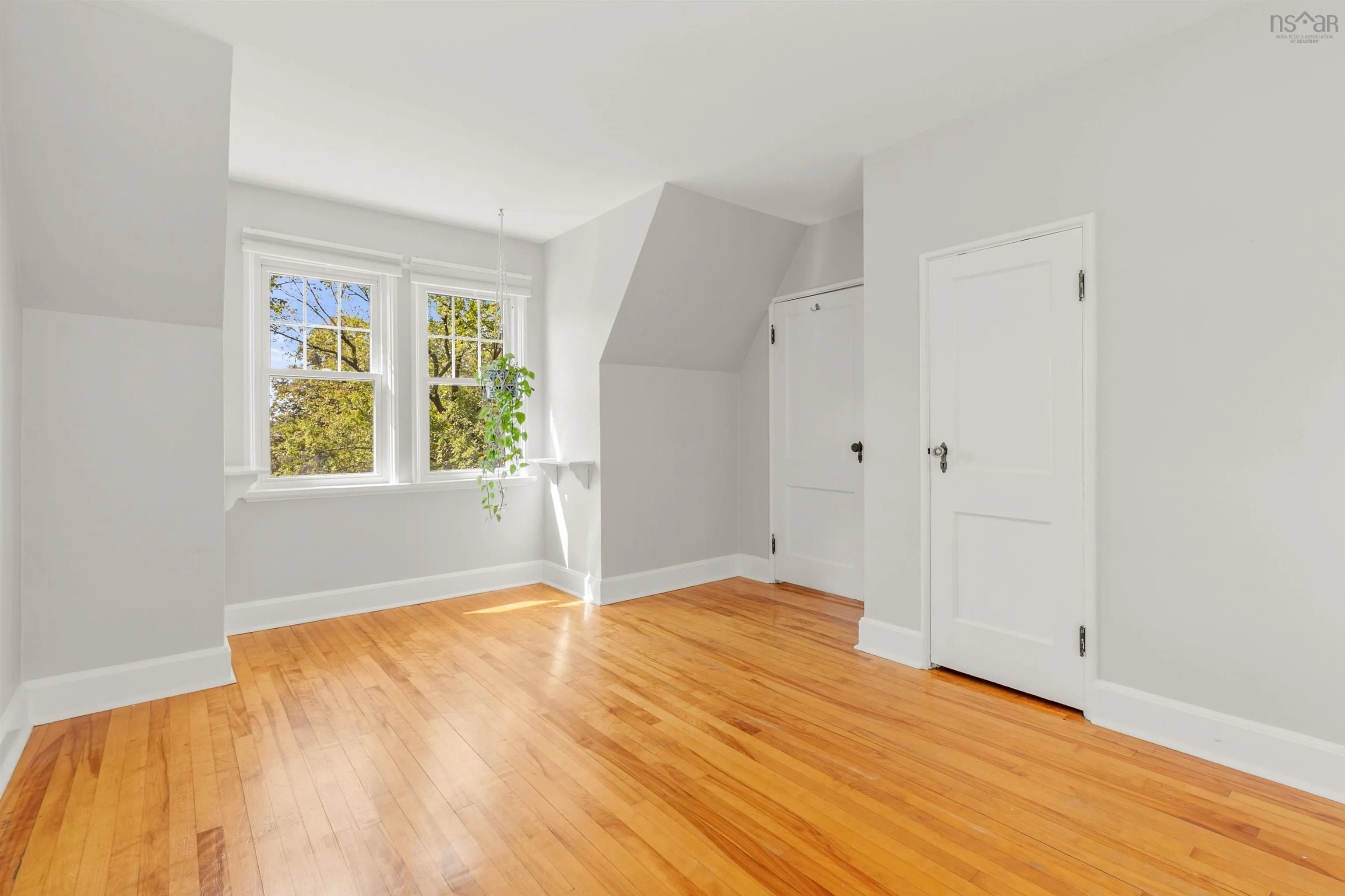 137 Pleasant, Dartmouth, NS B2Y 3P8, 3 Bedrooms Bedrooms, ,2 BathroomsBathrooms,Residential,For Sale,Pleasant,202523719