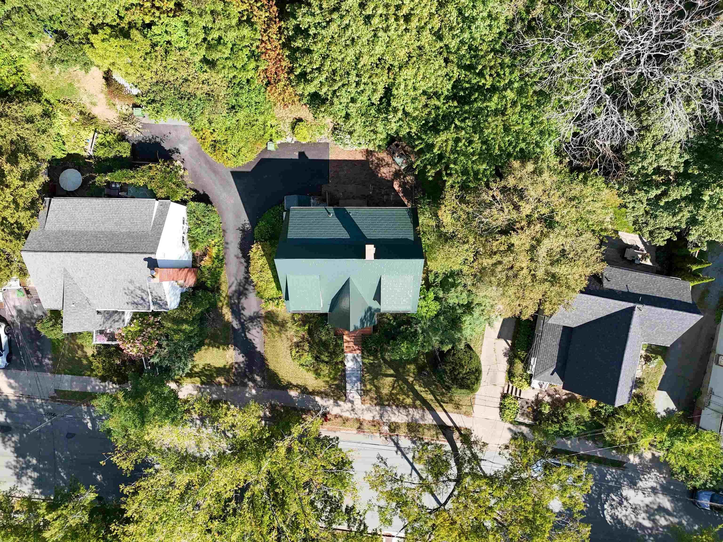 137 Pleasant, Dartmouth, NS B2Y 3P8, 3 Bedrooms Bedrooms, ,2 BathroomsBathrooms,Residential,For Sale,Pleasant,202523719